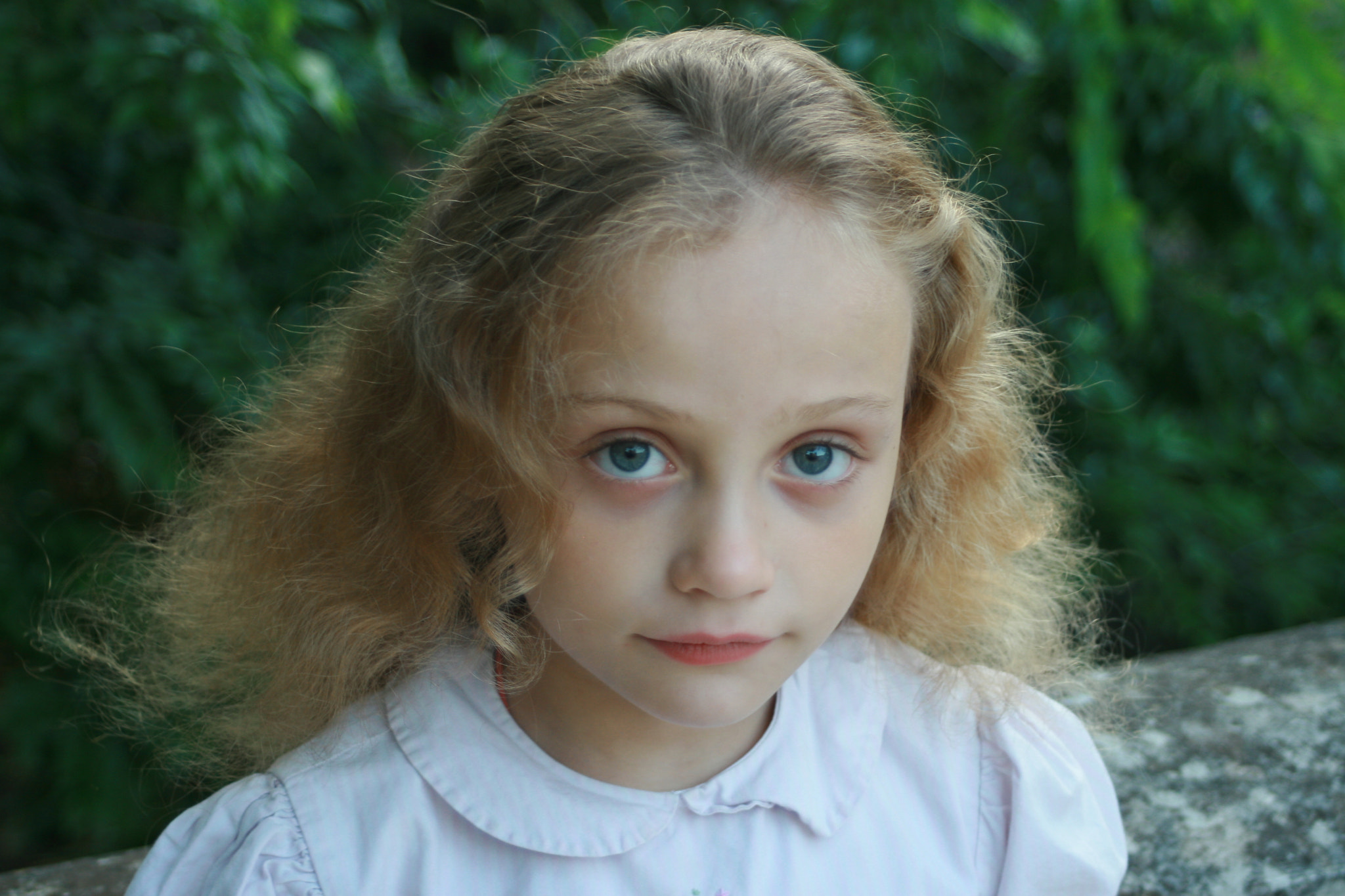 Canon EF 28-80mm f/3.5-5.6 USM IV sample photo. Blue eyes photography