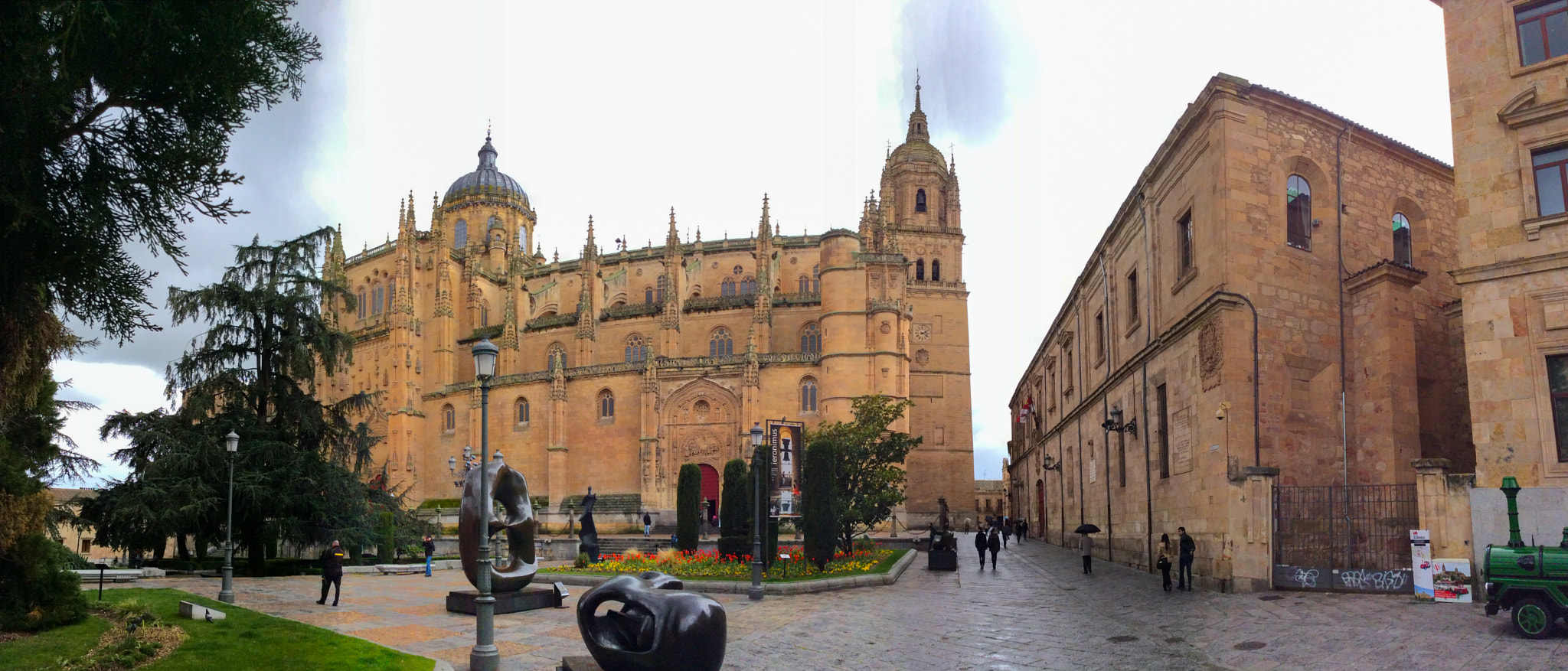 iPad mini 2 back camera 3.3mm f/2.4 sample photo. The salamanca cathedral photography
