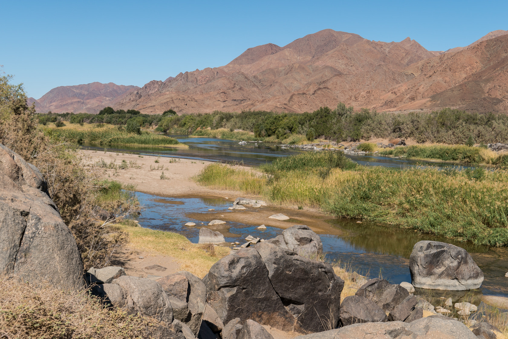 Sony a6300 + Sony E 18-200mm F3.5-6.3 OSS sample photo. Orange river, namibia photography