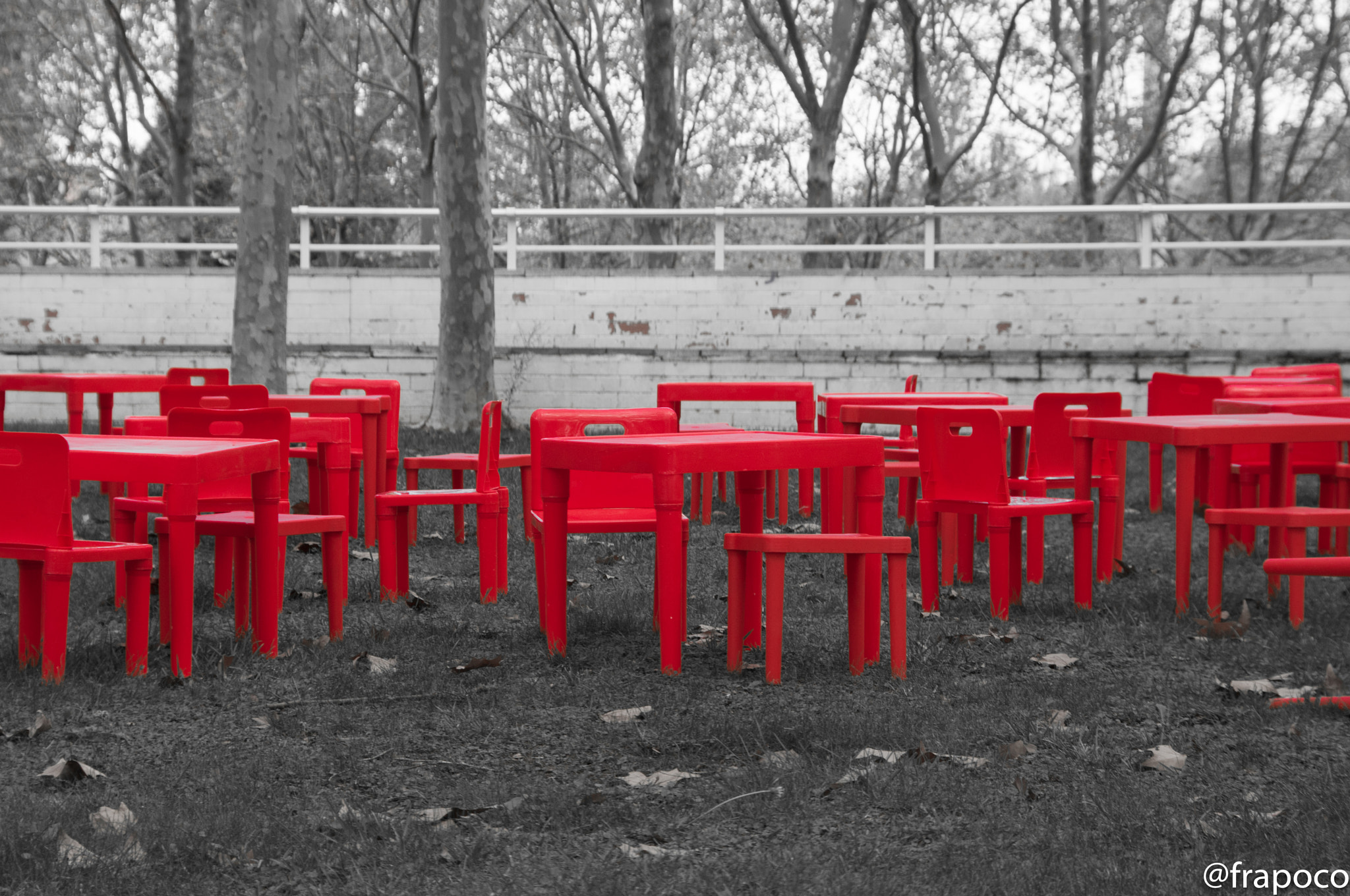 Nikon D5000 + Sigma 18-200mm F3.5-6.3 DC OS HSM sample photo. Festes de la mercè, trinitat vella: wanna sit? photography