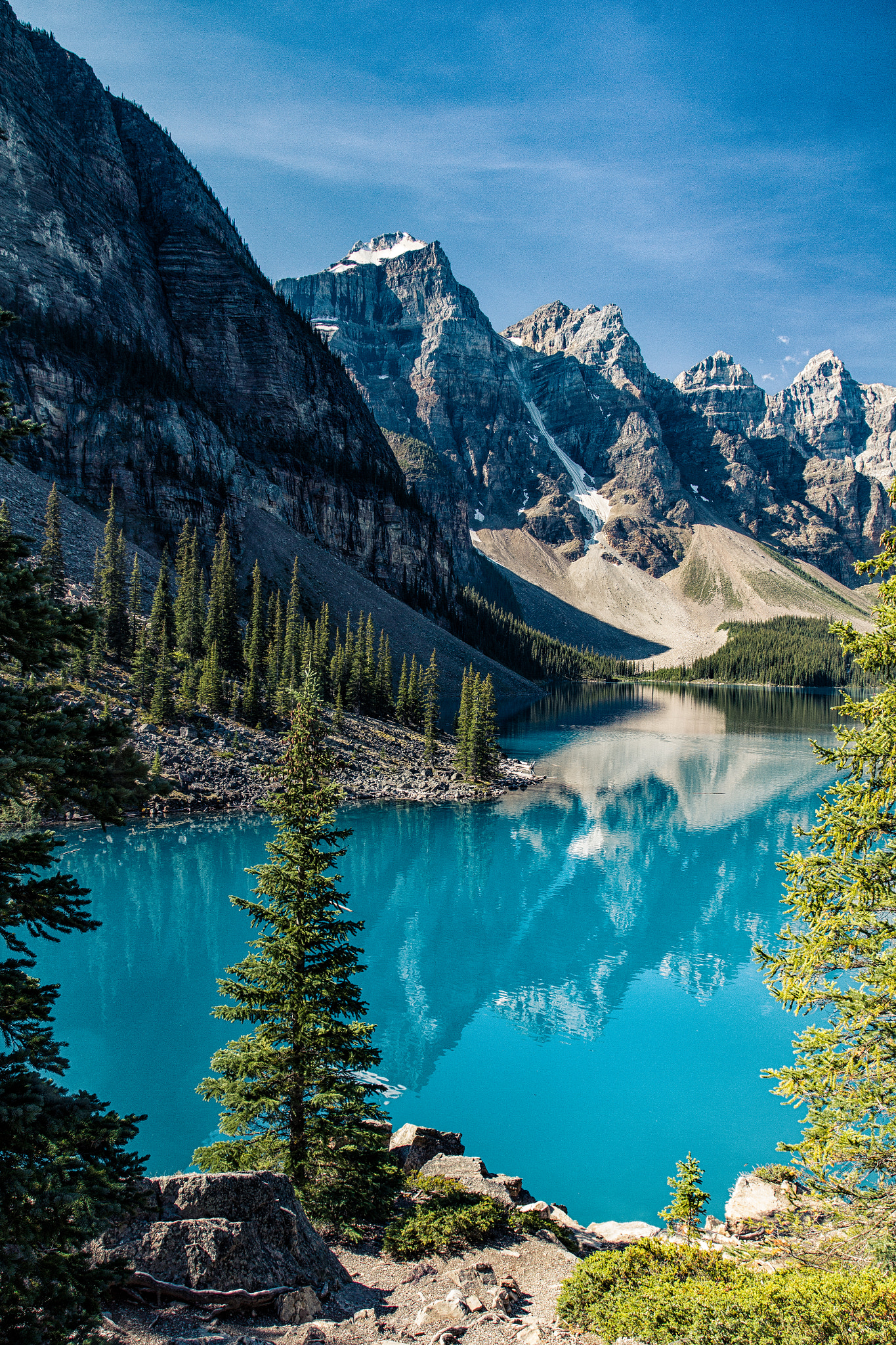 Canon EOS 550D (EOS Rebel T2i / EOS Kiss X4) sample photo. Moraine lake photography