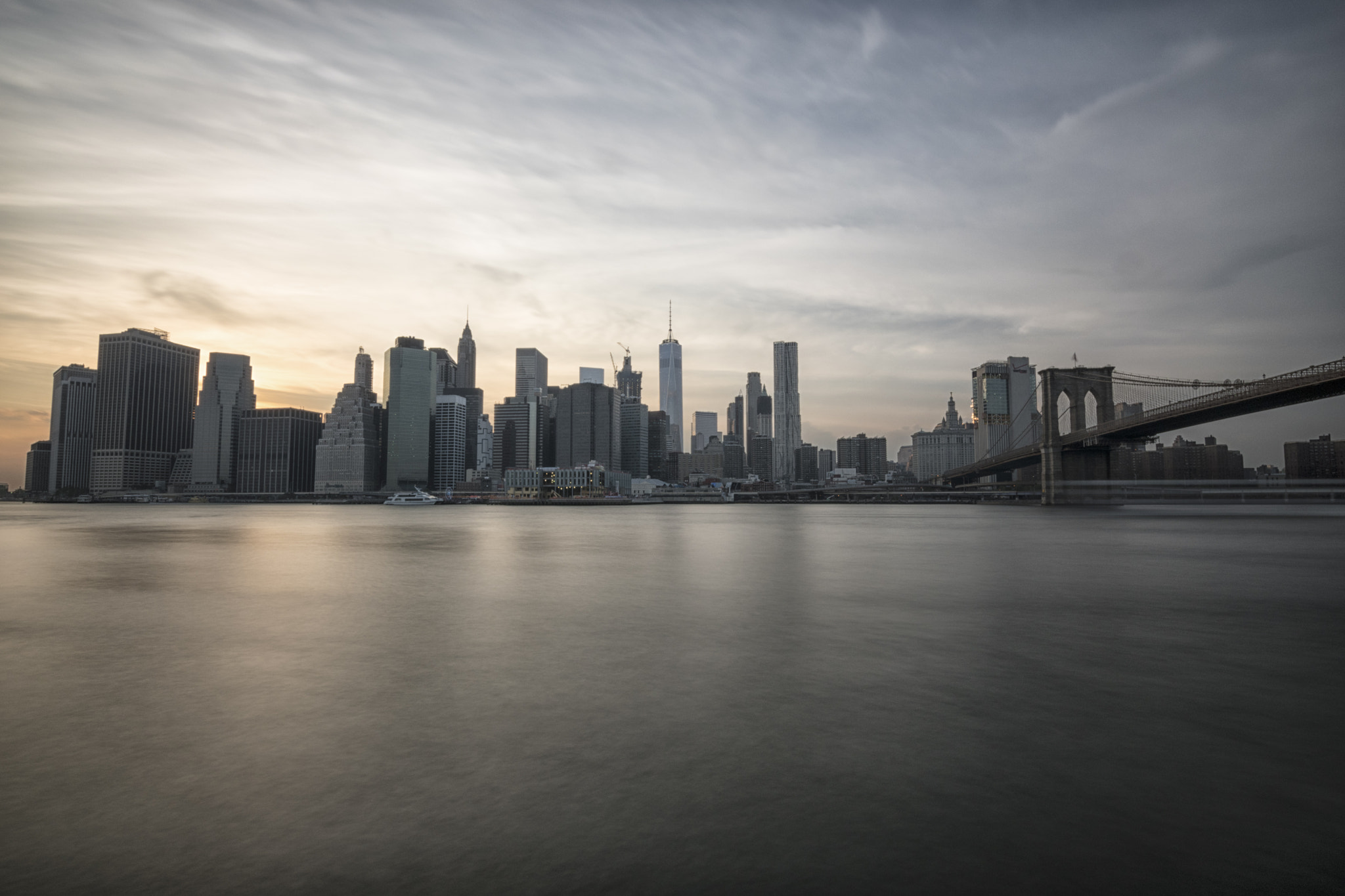 Nikon D5500 + Tokina AT-X 11-20 F2.8 PRO DX (AF 11-20mm f/2.8) sample photo. Observing lower manhattan photography