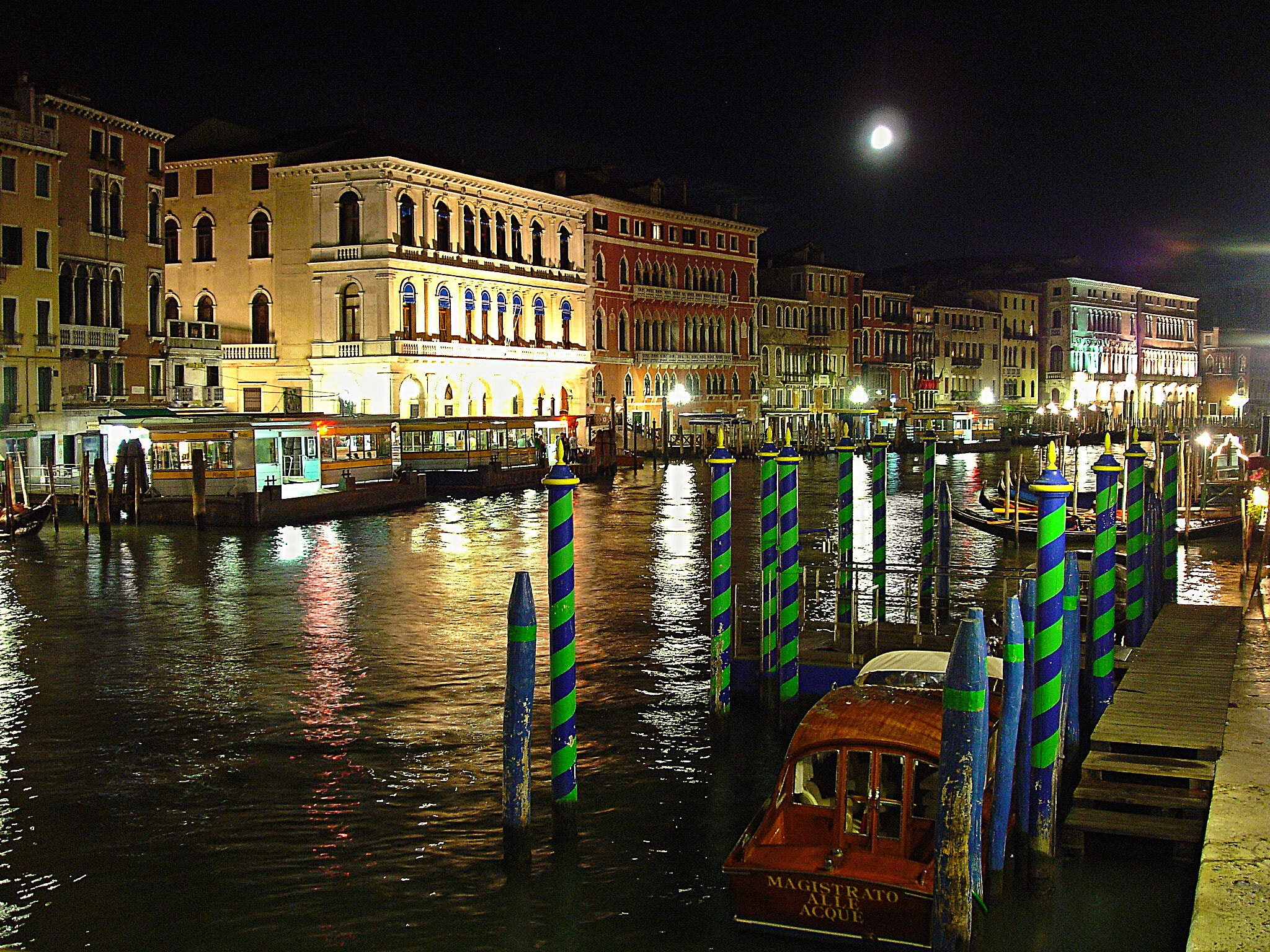 Sony DSC-P100 sample photo. De noche en el gran canal photography