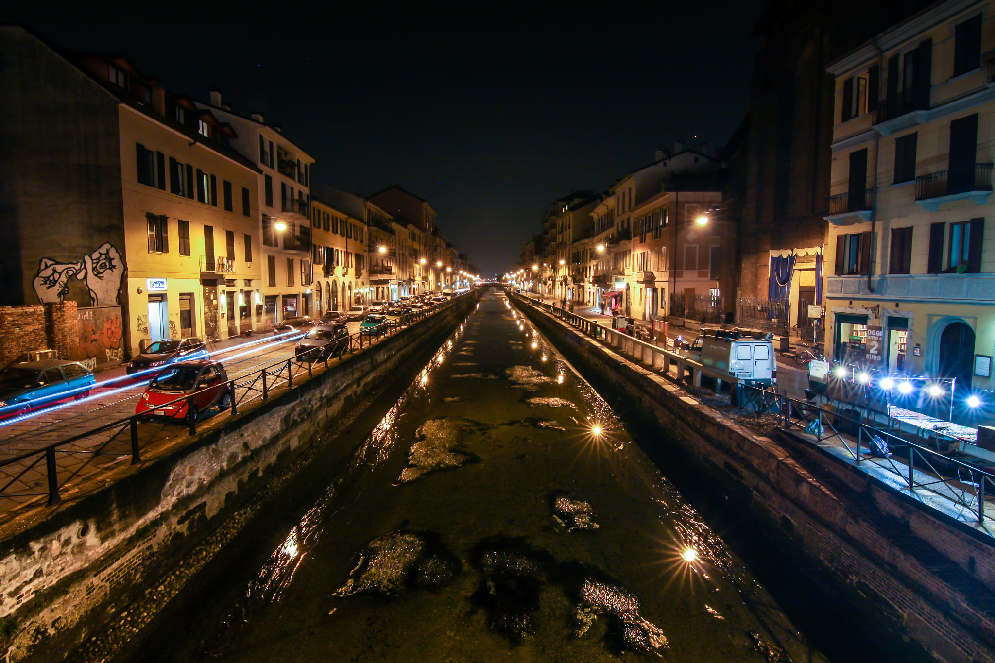 Canon EOS 500D (EOS Rebel T1i / EOS Kiss X3) + Tokina AT-X Pro 11-16mm F2.8 DX sample photo. Navile canal at night, milano, italy photography