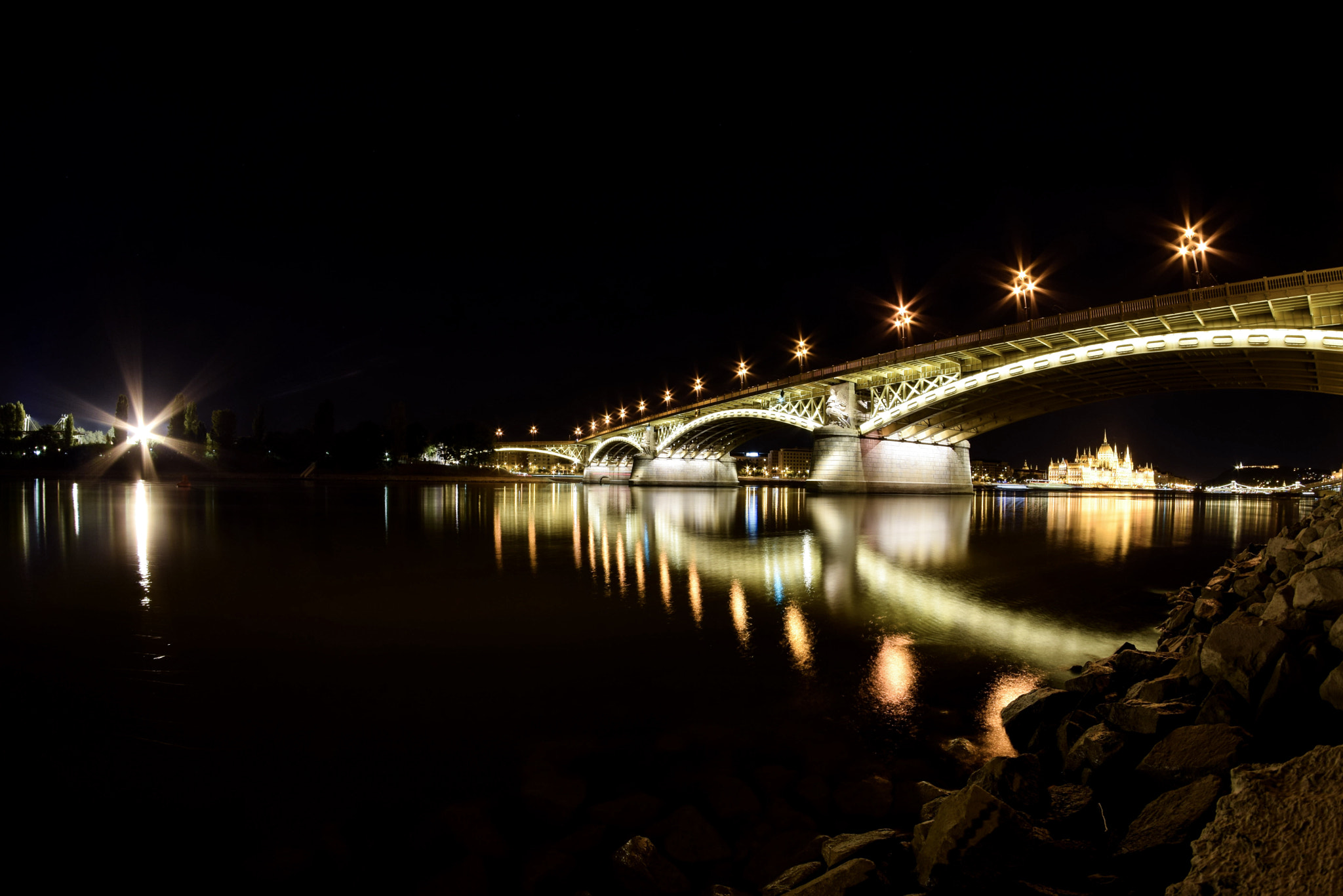 Nikon D5300 + Samyang 8mm F3.5 Aspherical IF MC Fisheye sample photo. Margaret bridge photography