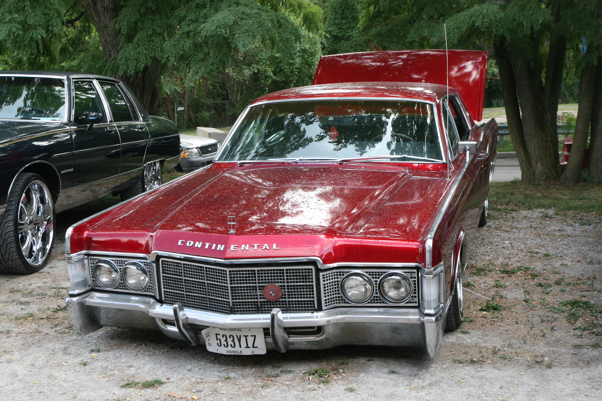 Canon EOS 30D + Canon EF 17-40mm F4L USM sample photo. Low rider continental photography