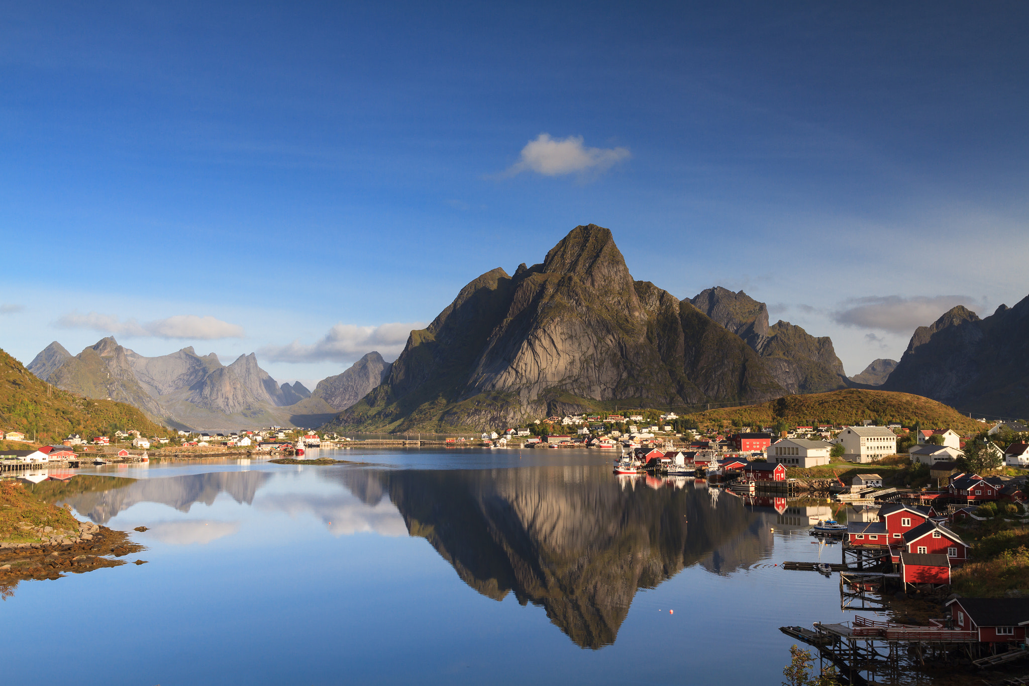Canon EOS 7D sample photo. Village of reine with mountain reflection photography