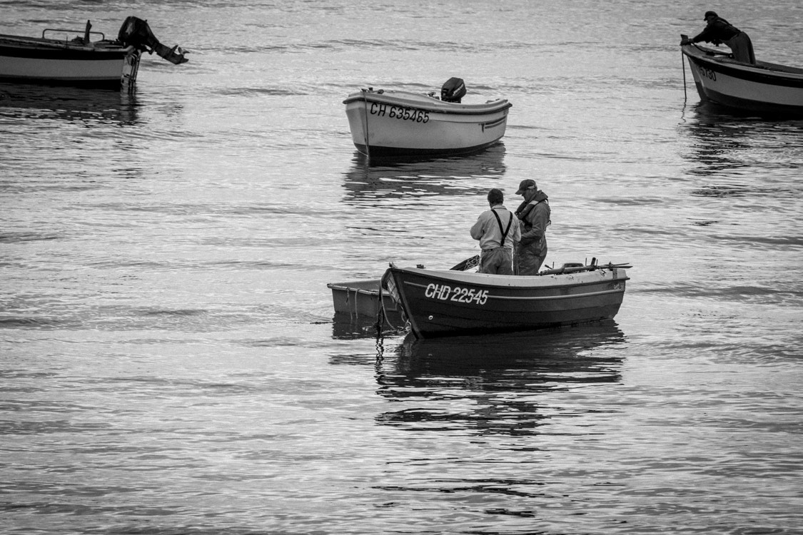 Canon EOS 40D + Canon EF 300mm F4L IS USM sample photo. L'homme et la mer photography