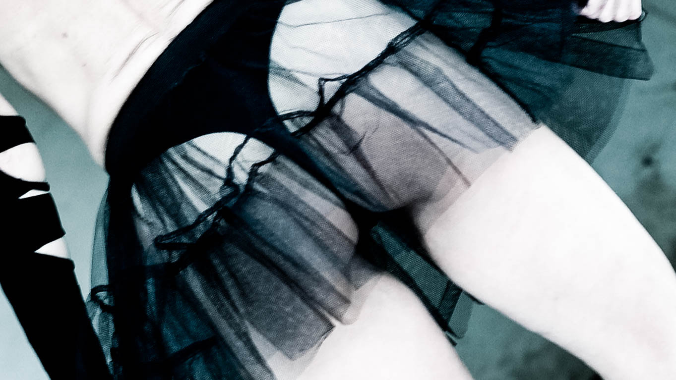 Fujifilm X-Pro1 + Fujifilm XF 60mm F2.4 R Macro sample photo. Lift photography