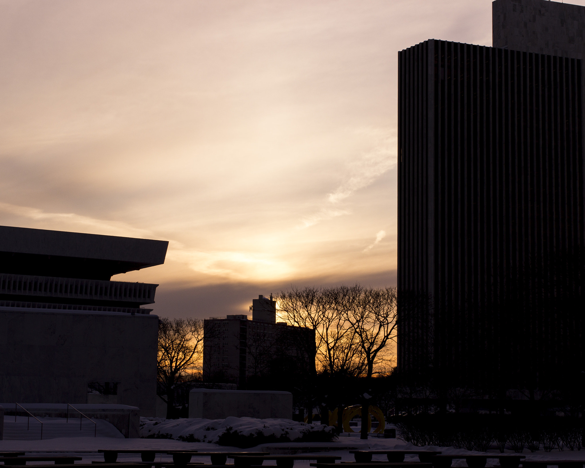 Canon EF 40mm F2.8 STM sample photo. Plaza silhouette photography