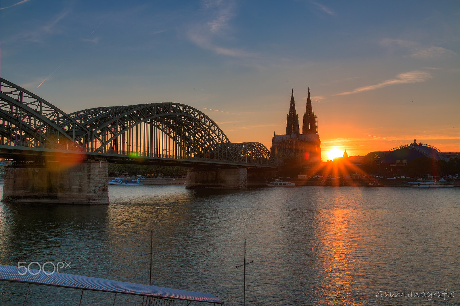 Sigma 17-70mm F2.8-4 DC Macro OS HSM sample photo. Sunset in cologne photography