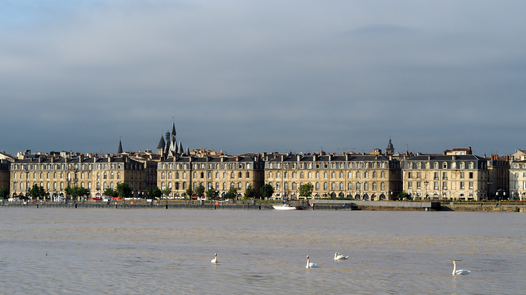 Olympus PEN-F + Olympus M.Zuiko Digital 45mm F1.8 sample photo. View across the river garonne from stalingrad photography