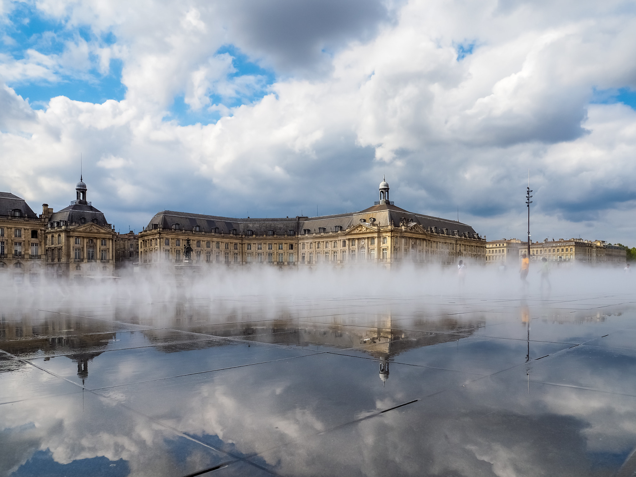 Olympus PEN-F + OLYMPUS M.12mm F2.0 sample photo. Miroir d'eau at place de la bourse in bordeaux photography