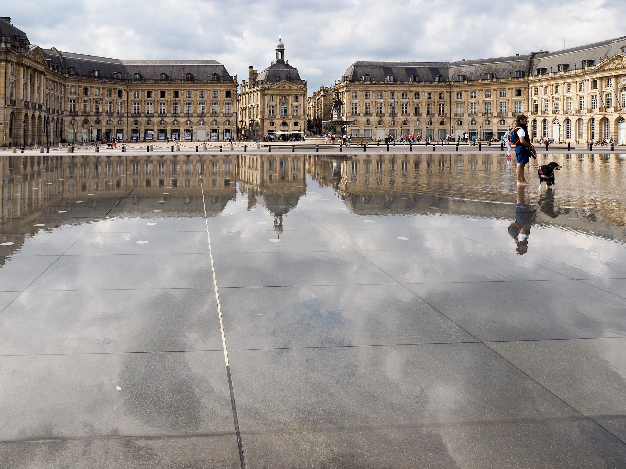 Olympus PEN-F + OLYMPUS M.12mm F2.0 sample photo. Miroir d'eau at place de la bourse in bordeaux photography