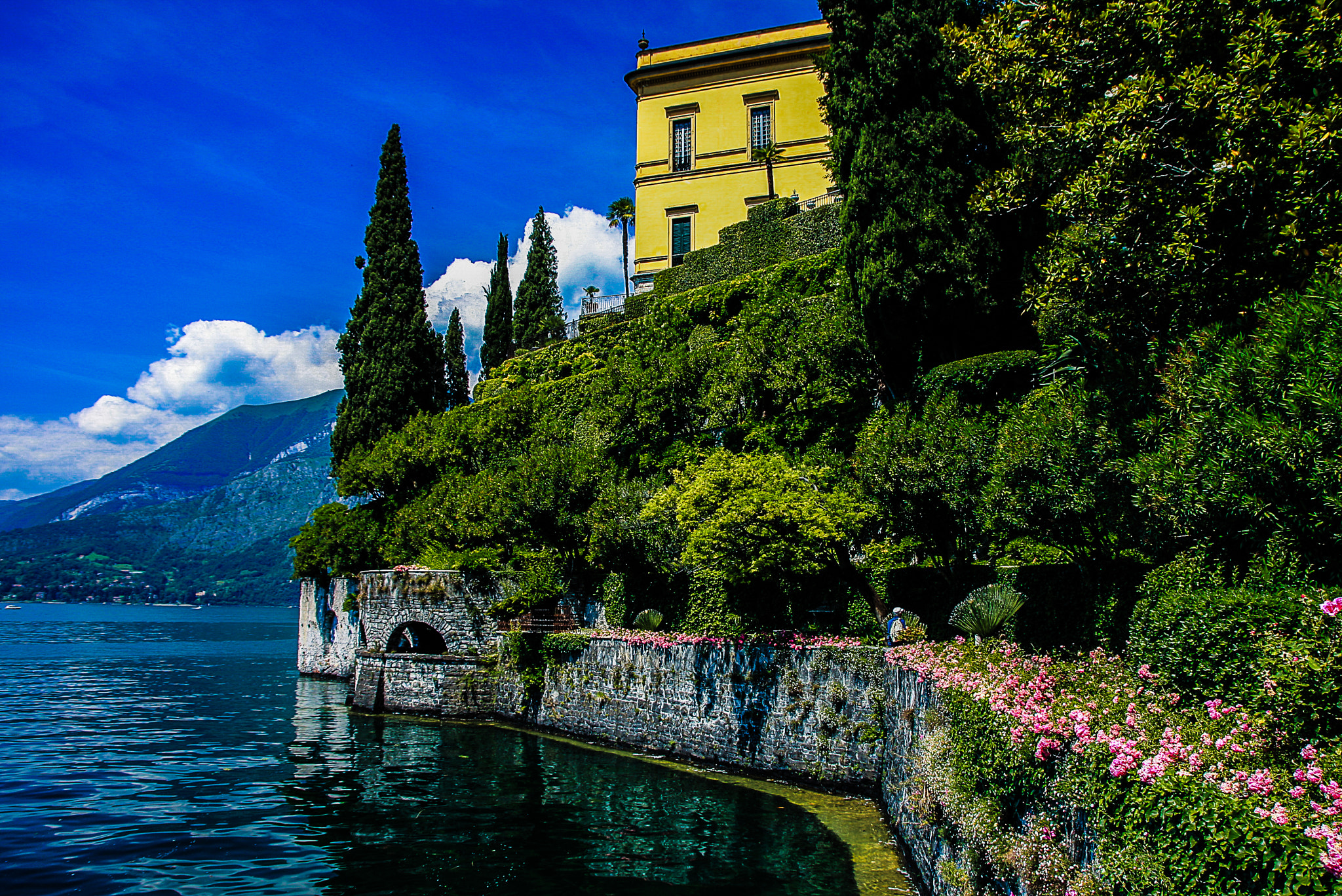 Sigma 18-250mm F3.5-6.3 DC OS HSM sample photo. Varenna italy hotel villa cipressi photography