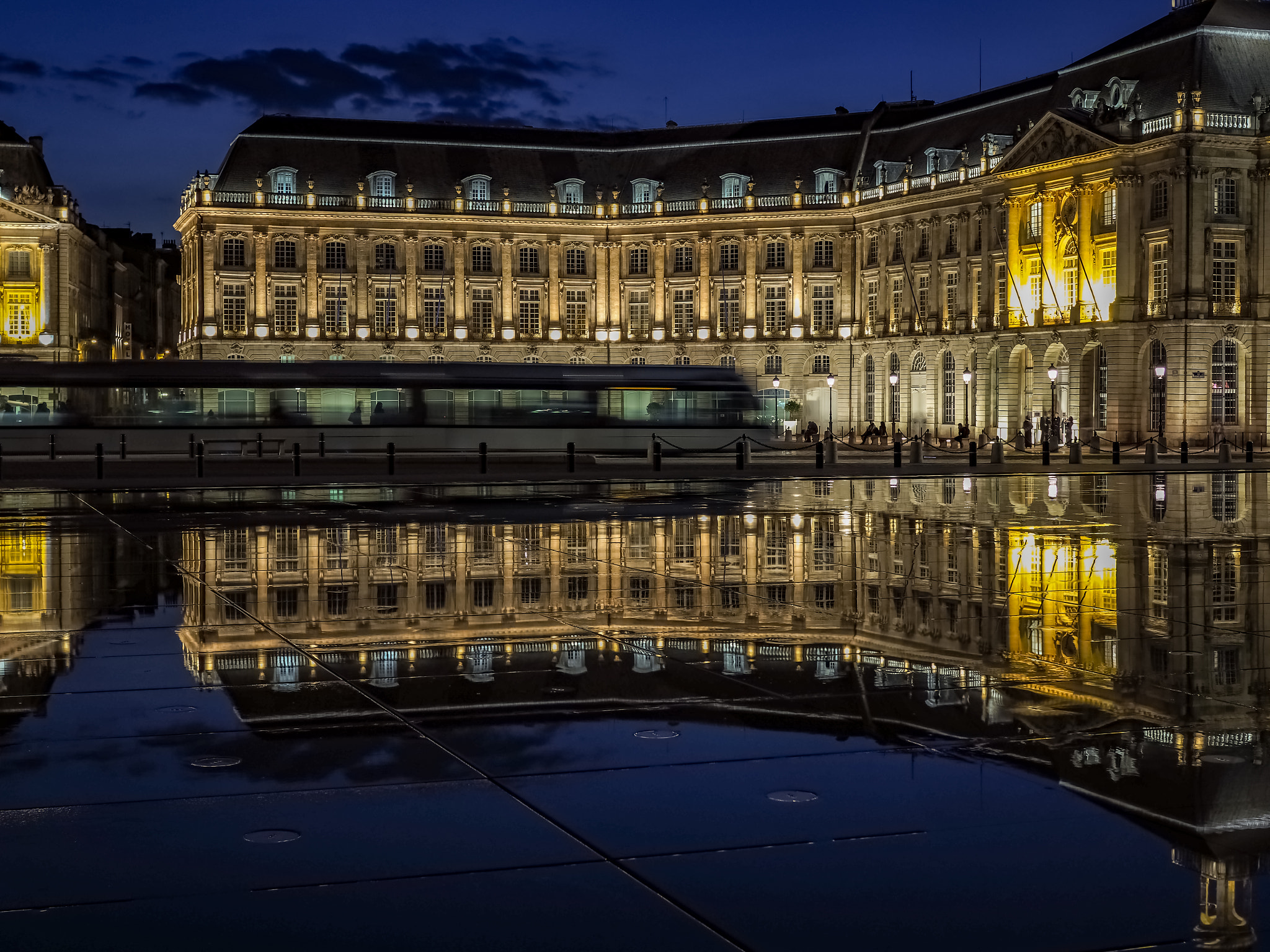 Olympus PEN-F + Olympus M.Zuiko Digital 25mm F1.8 sample photo. Miroir d'eau at place de la bourse in bordeaux photography