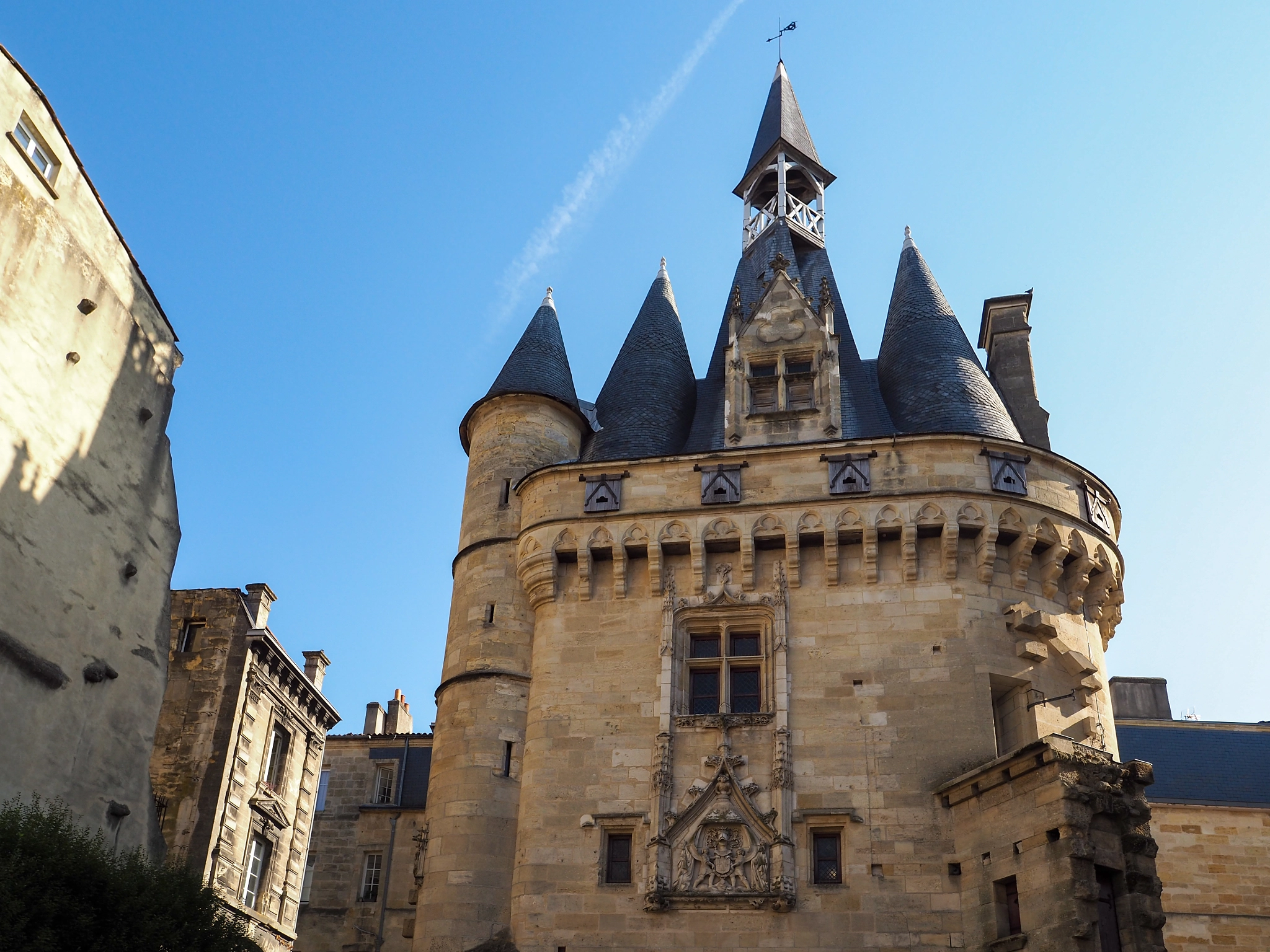 Olympus PEN-F + OLYMPUS M.12mm F2.0 sample photo. View of the exterior of porte cailhau (palace gate) in bordeaux photography
