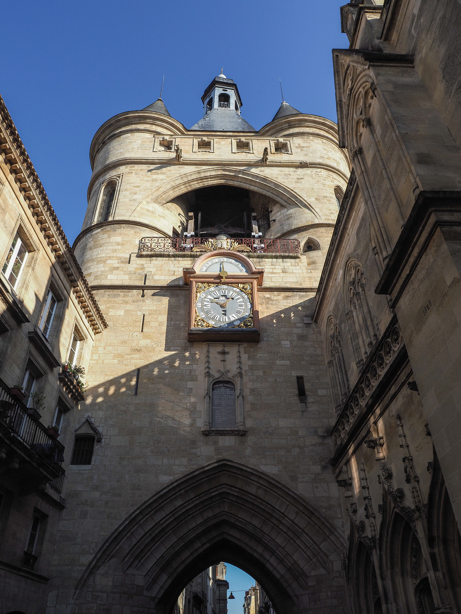 Olympus PEN-F + OLYMPUS M.12mm F2.0 sample photo. The gross cloche building in bordeaux photography