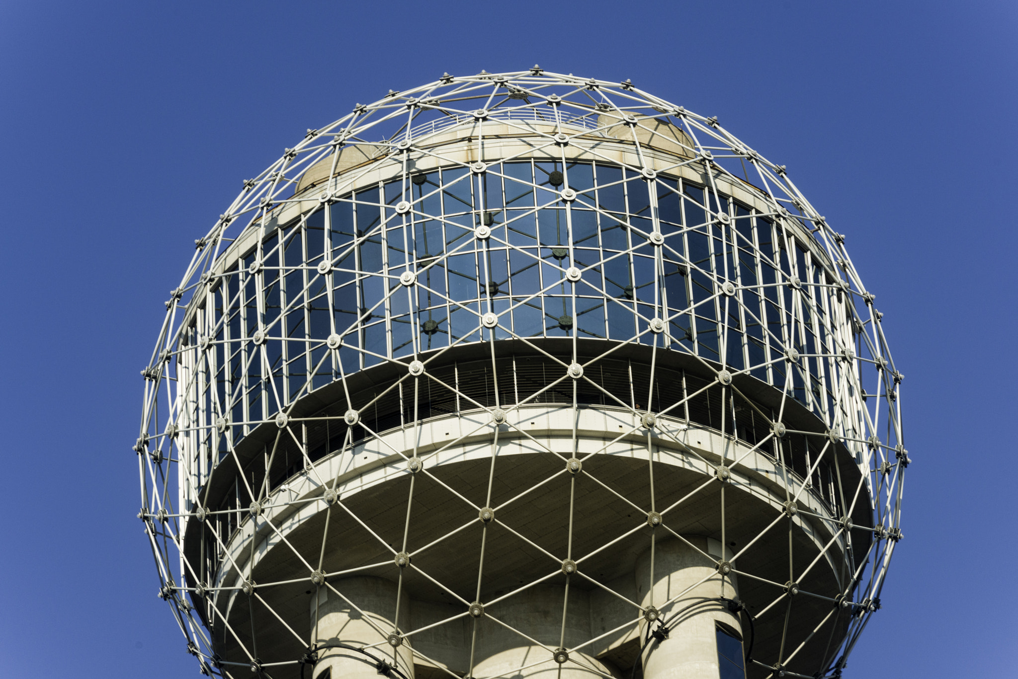 Nikon D800 + AF Nikkor 180mm f/2.8 IF-ED sample photo. Dallas reunion tower texas photography