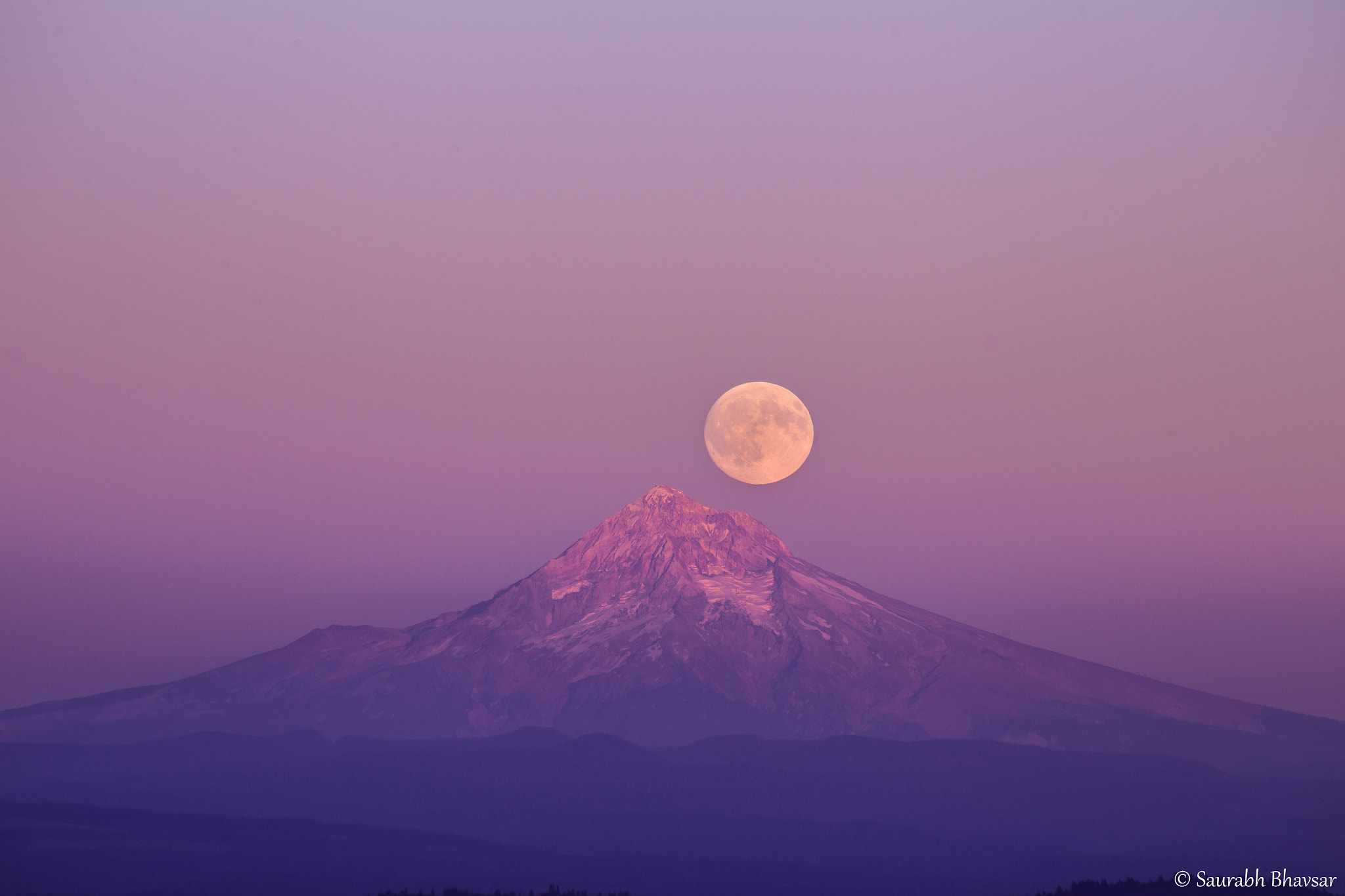 Sigma 70-300mm F4-5.6 APO DG Macro sample photo. Harvest moonrise behind mt hood photography