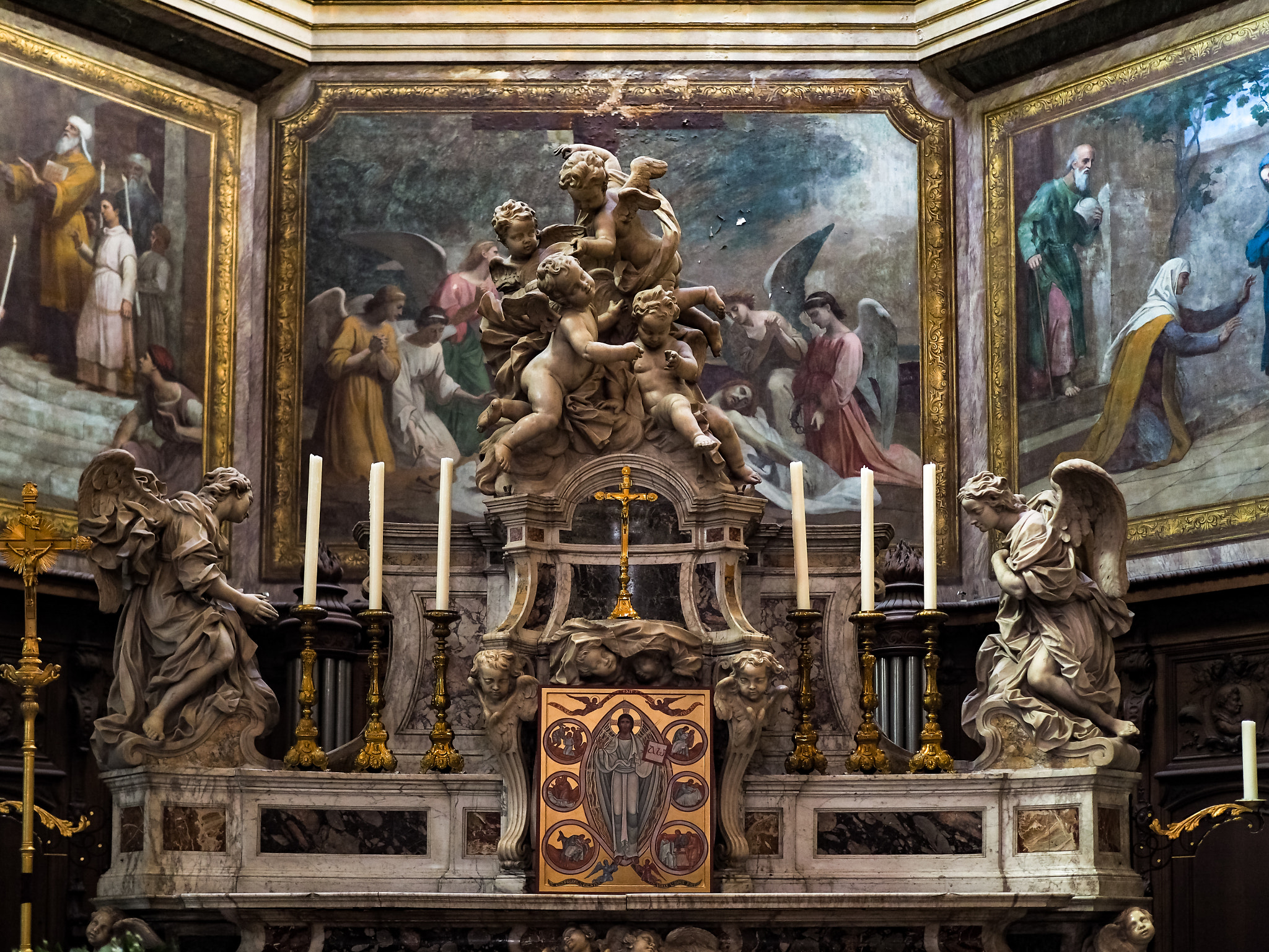 Olympus PEN-F + Olympus M.Zuiko Digital 25mm F1.8 sample photo. Interior view of the altar in the church of notre dame in bordea photography