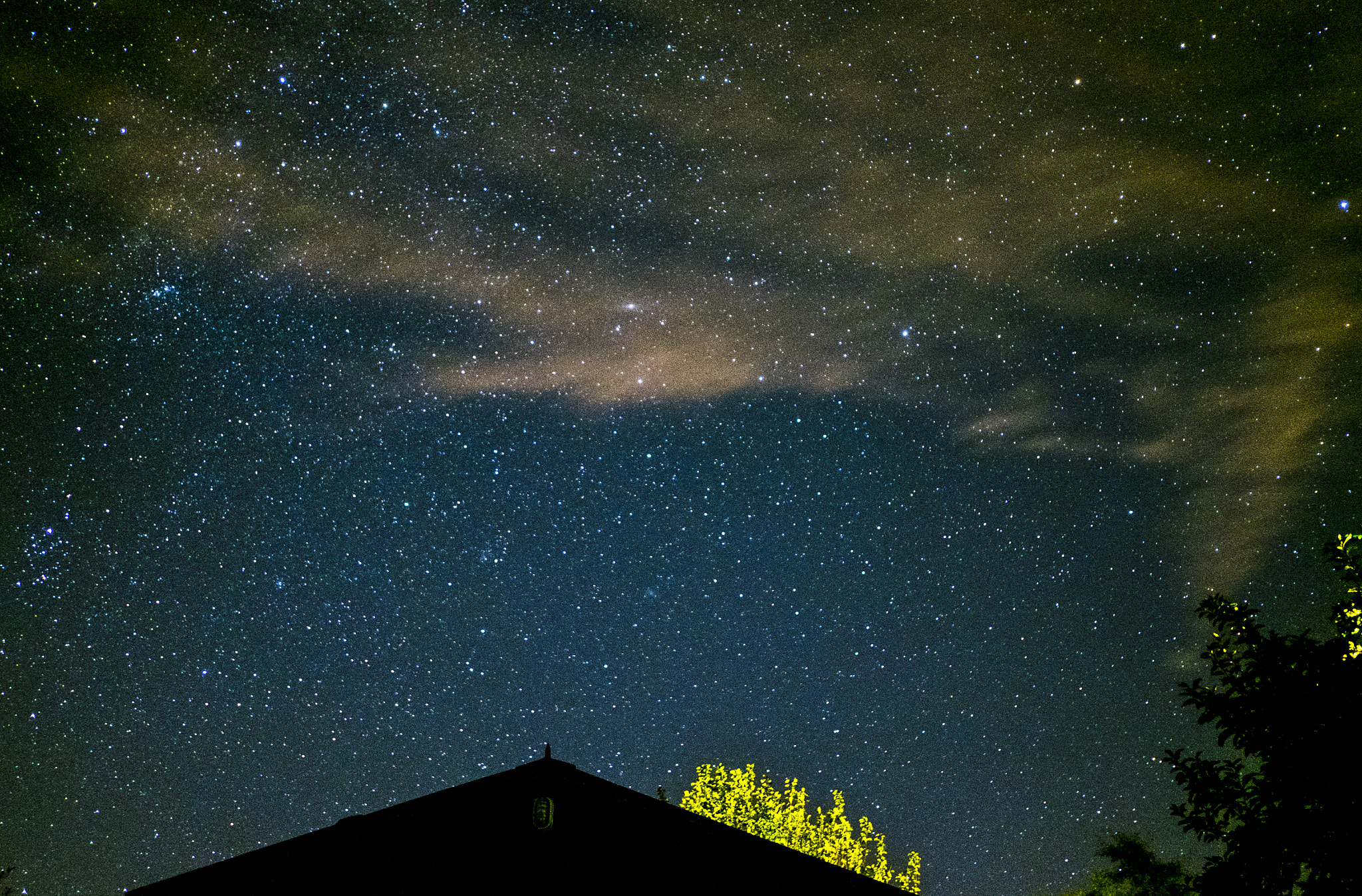 Fujifilm X-E2 + Fujifilm XF 18mm F2 R sample photo. Barn stars photography