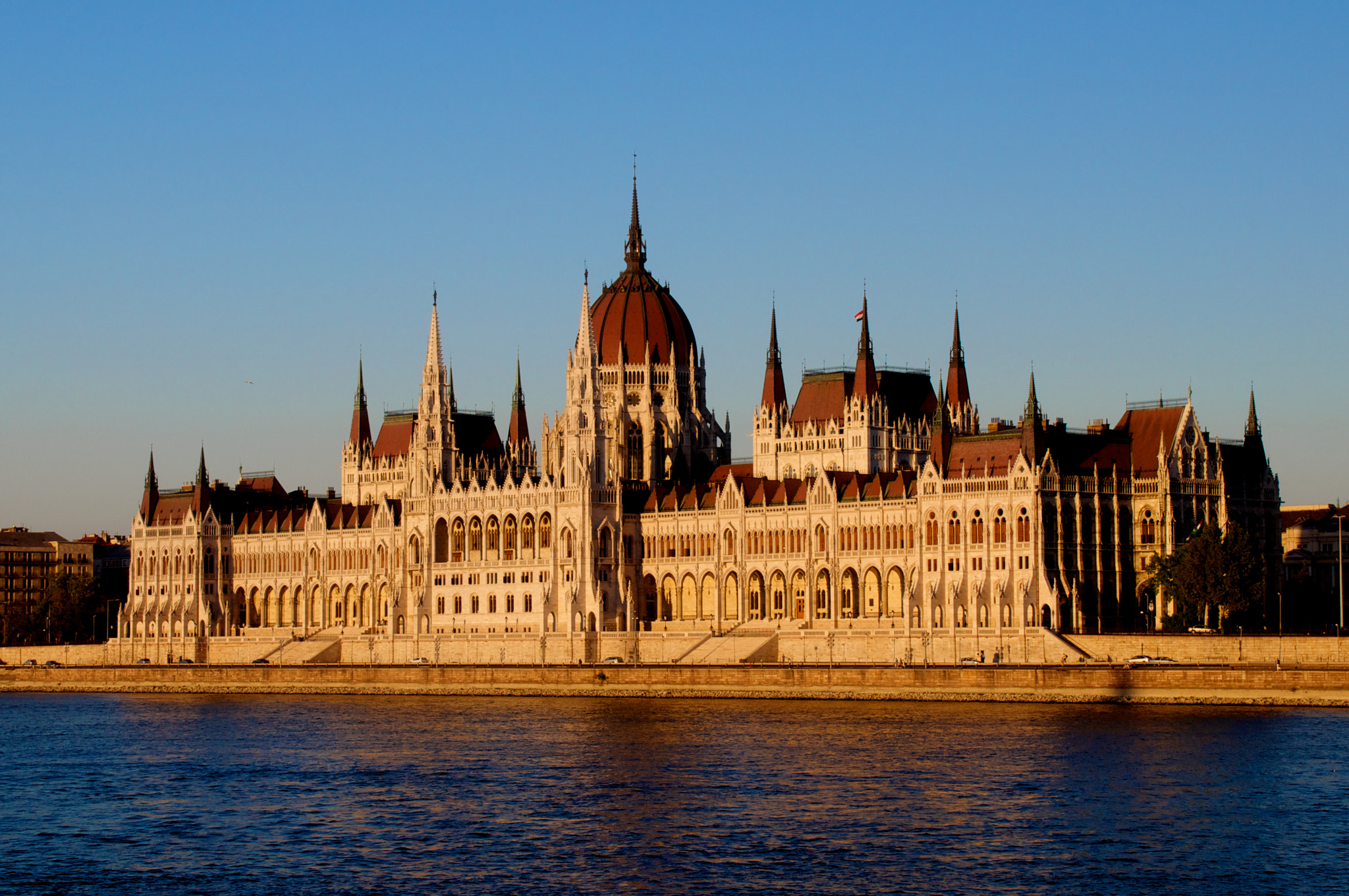 Nikon D5000 sample photo. Budapest parliament photography