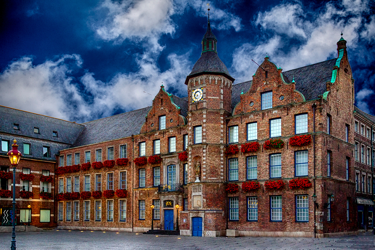 Canon EOS-1D Mark IV sample photo. Rathaus düsseldorf  photography