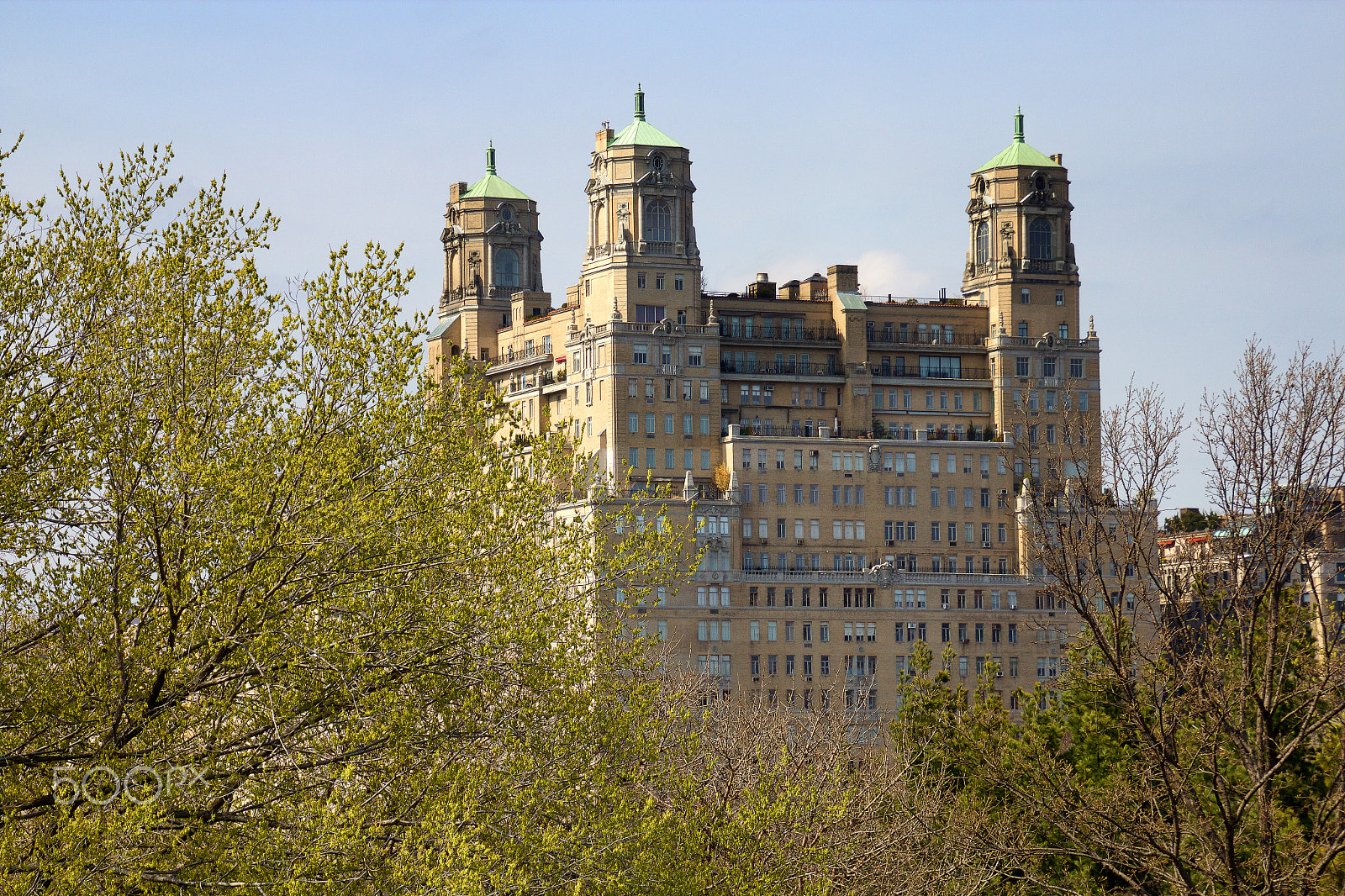 Canon EOS 600D (Rebel EOS T3i / EOS Kiss X5) + Tamron 16-300mm F3.5-6.3 Di II VC PZD Macro sample photo. Nyc centralpark building view photography