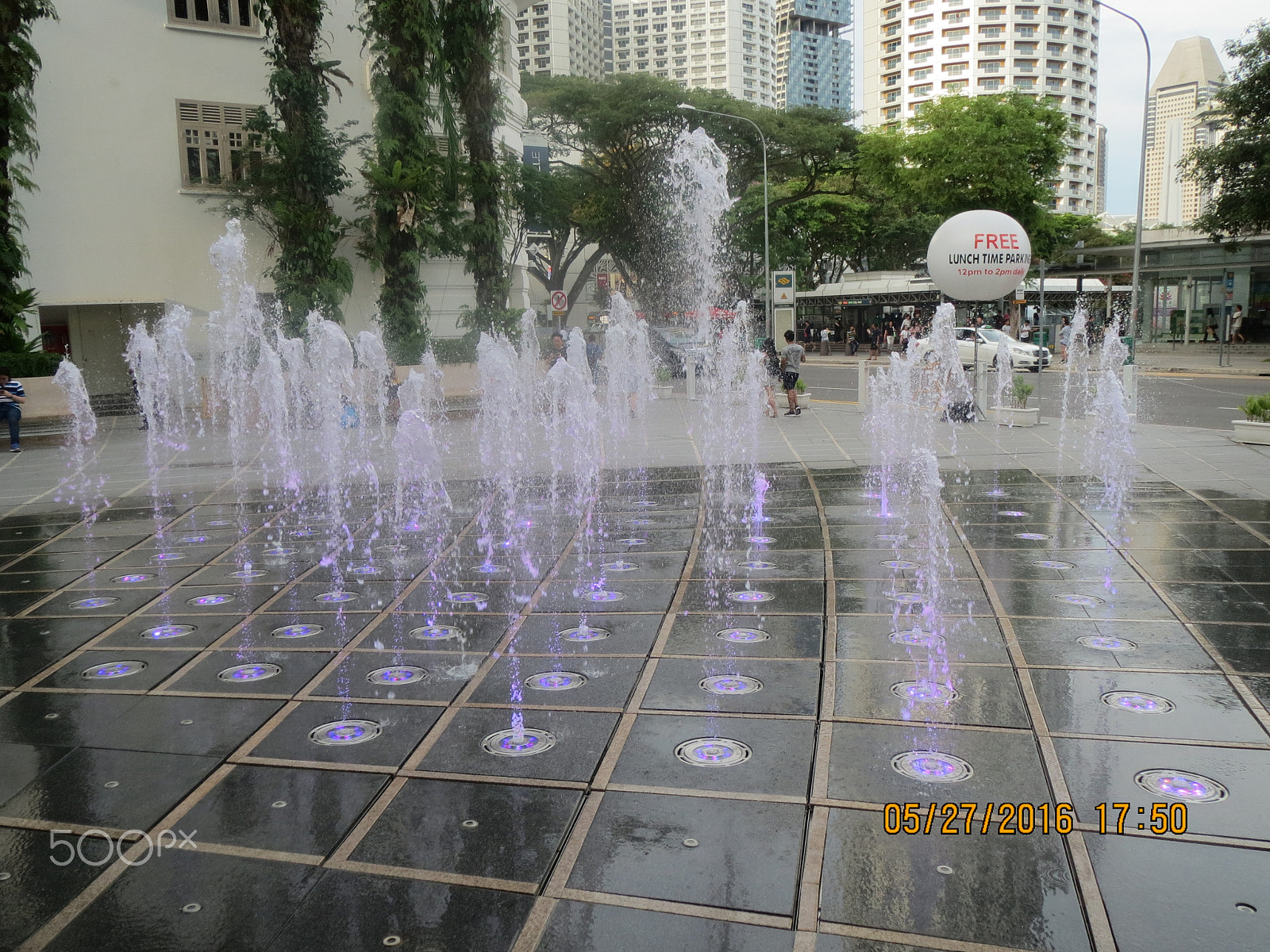 Canon PowerShot ELPH 530 HS (IXUS 510 HS / IXY 1) sample photo. Fountain photography