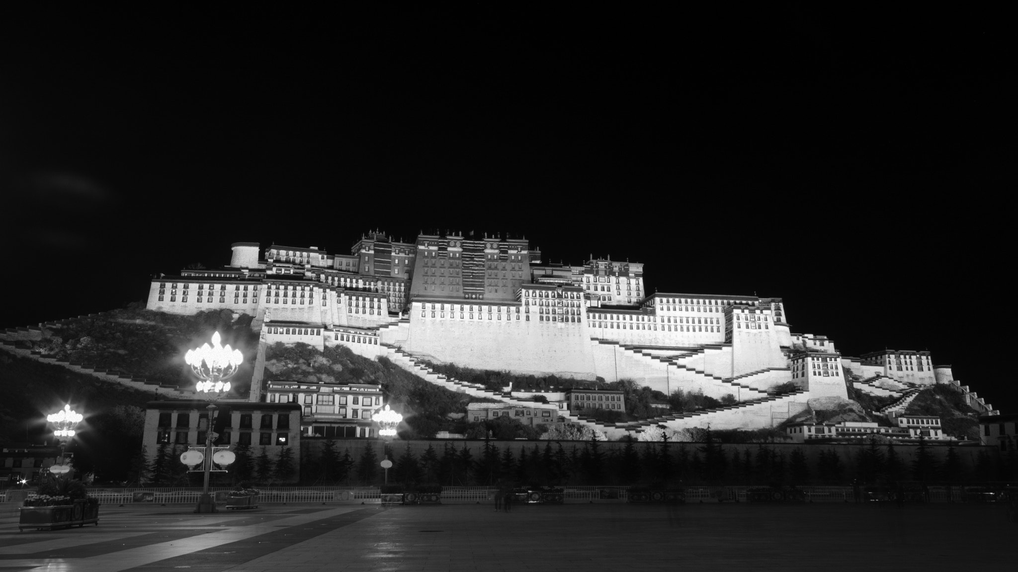 Canon EOS 500D (EOS Rebel T1i / EOS Kiss X3) + Sigma 10-20mm F4-5.6 EX DC HSM sample photo. Potala palace photography