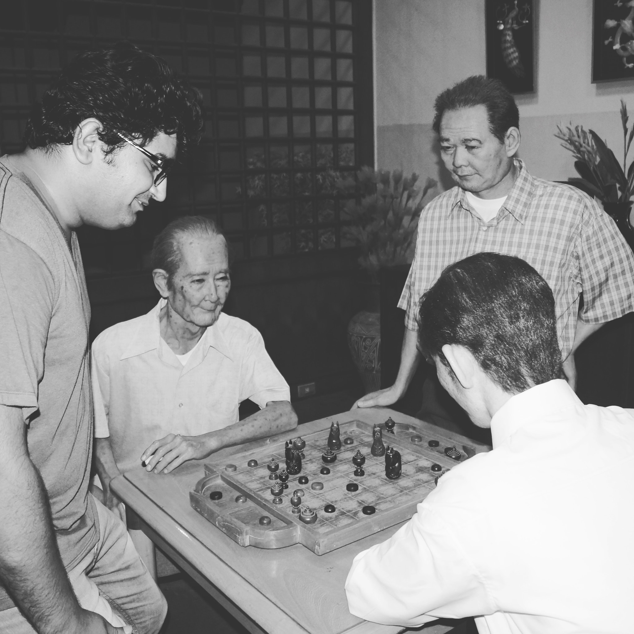 Sony DT 18-55mm F3.5-5.6 SAM II sample photo. Khan and chess game photography