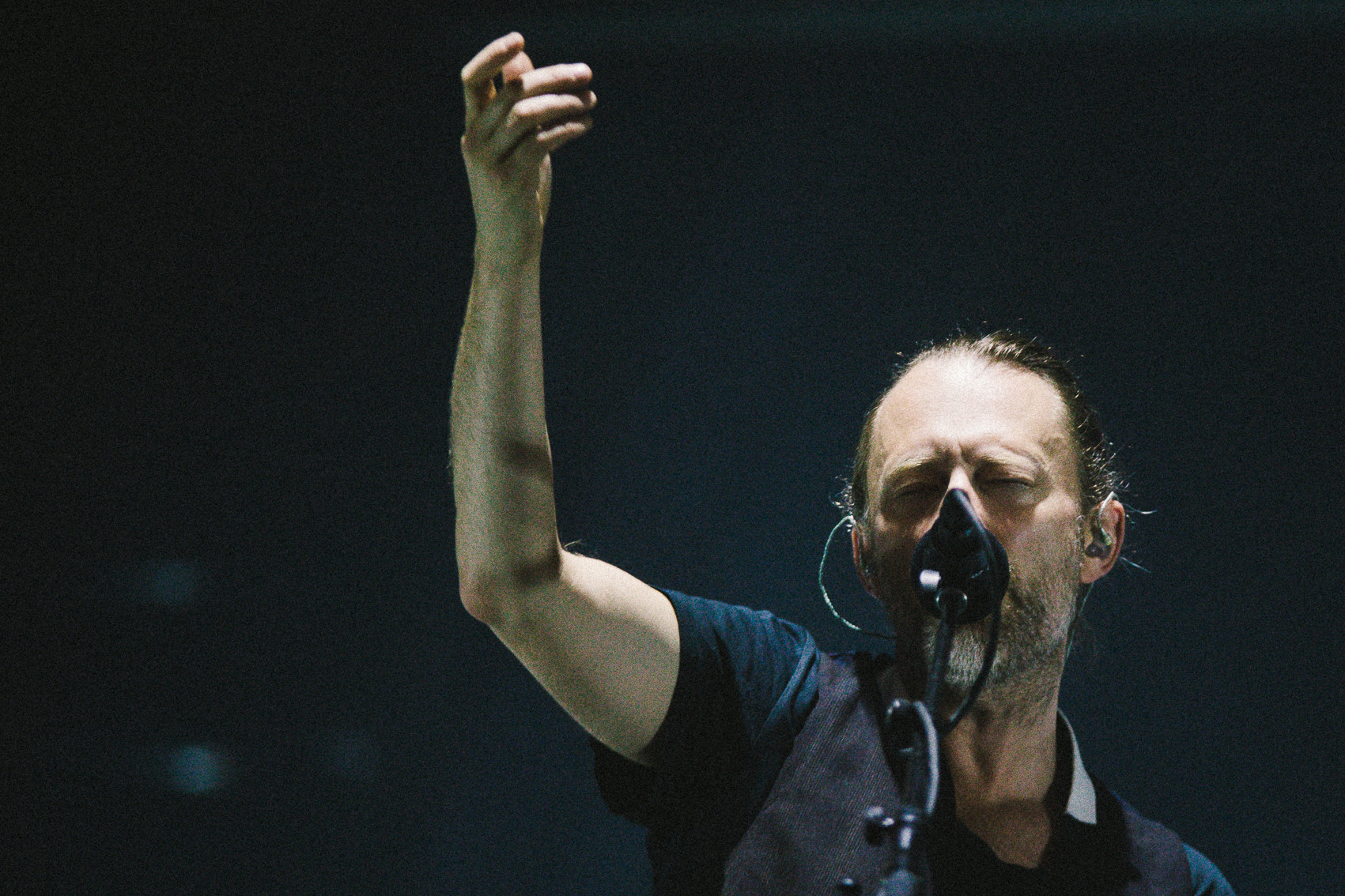 Sigma 70-200mm F2.8 EX DG OS HSM sample photo. Thom yorke - radiohead photography