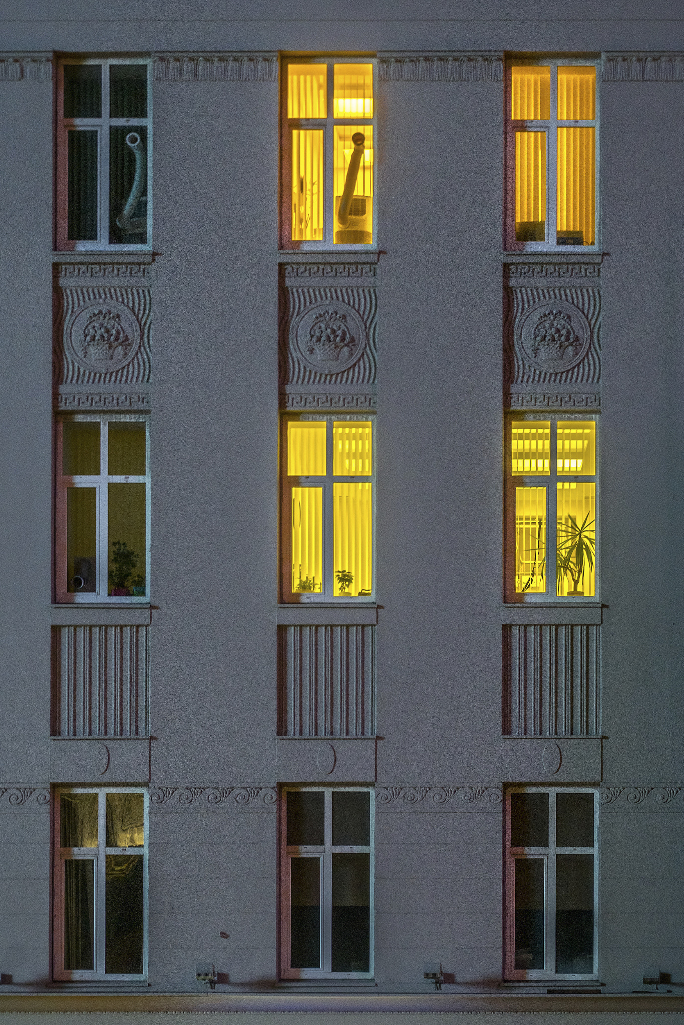 Fujifilm X-E1 + Fujifilm XC 50-230mm F4.5-6.7 OIS sample photo. Windows photography
