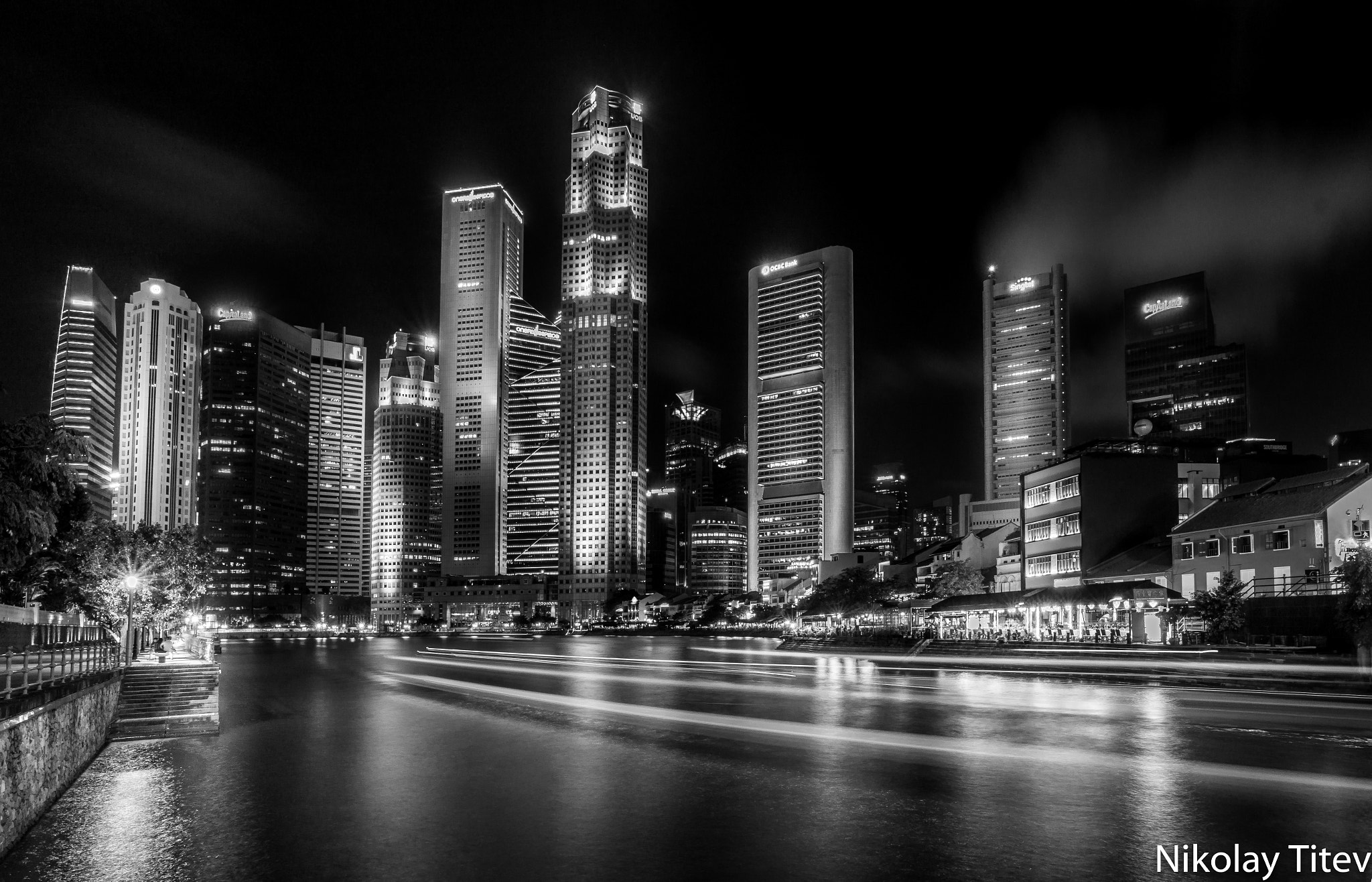 Sony a6000 + ZEISS Touit 12mm F2.8 sample photo. City lights bw photography