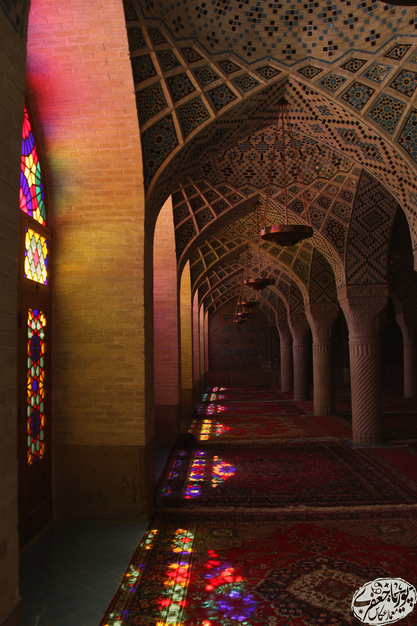 Canon EOS 500D (EOS Rebel T1i / EOS Kiss X3) sample photo. Light and color in persian architecture photography