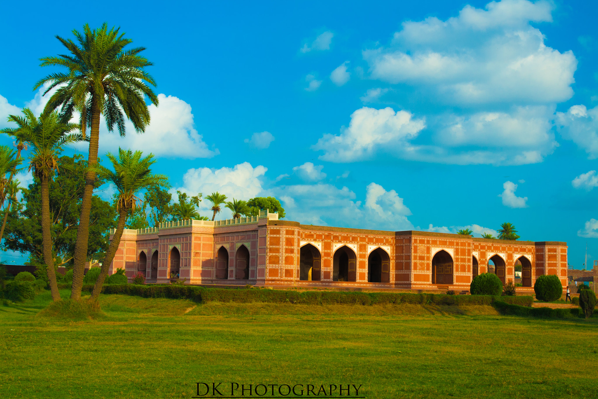 Canon EOS 400D (EOS Digital Rebel XTi / EOS Kiss Digital X) sample photo. Tomb of noor jannah photography