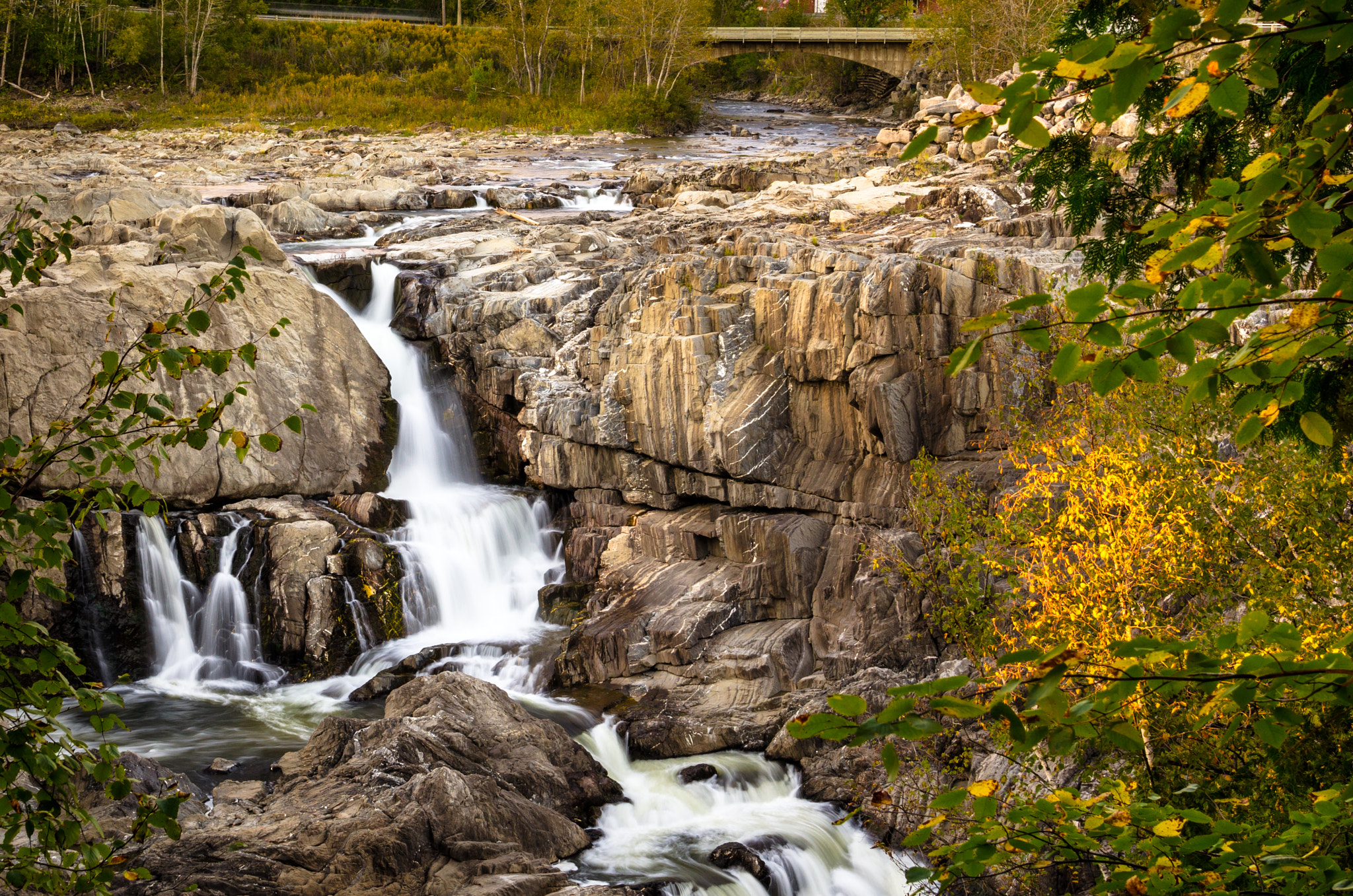 Nikon AF-S Nikkor 24-120mm F4G ED VR sample photo. Waterfall in autumn photography