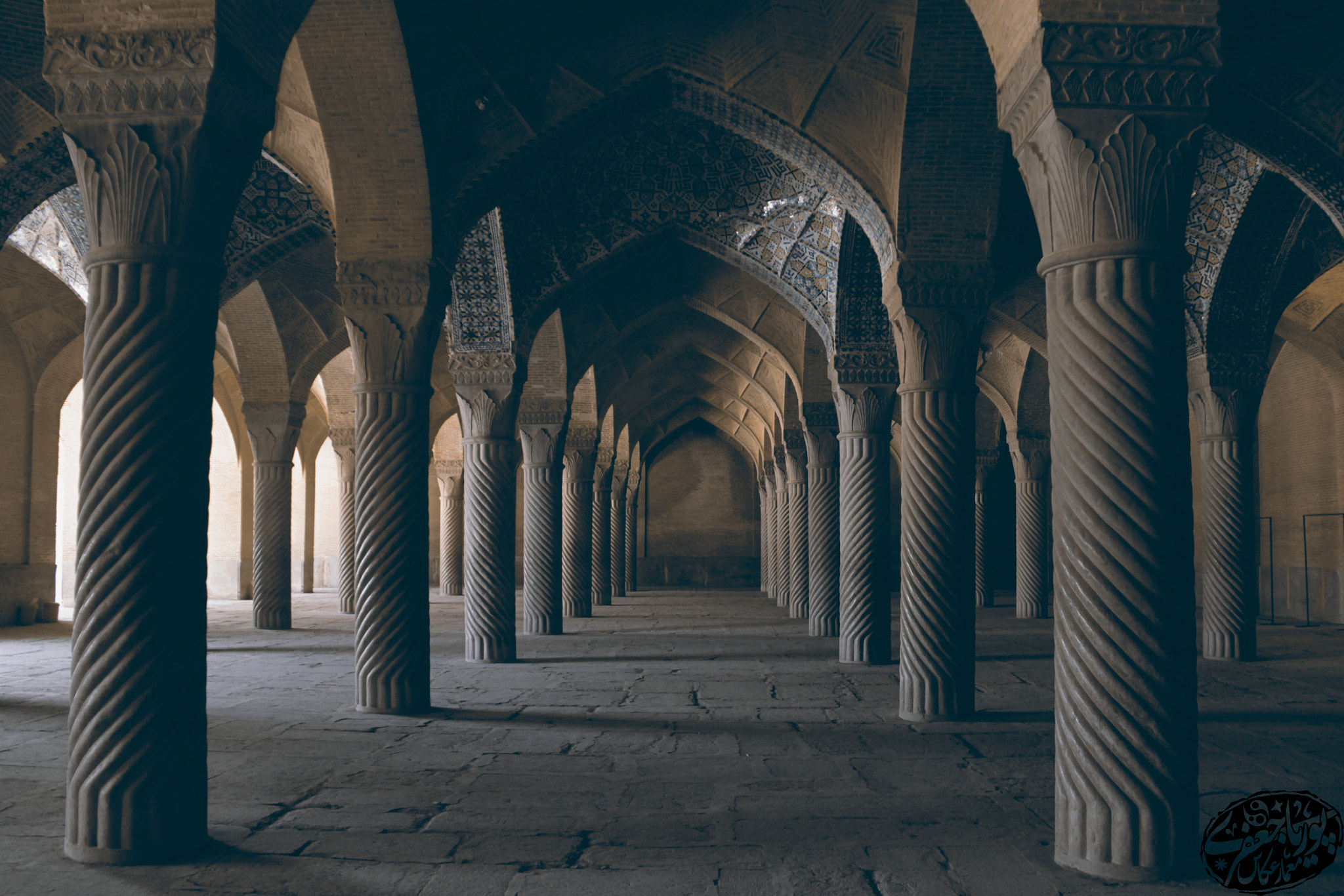 Canon EOS 500D (EOS Rebel T1i / EOS Kiss X3) sample photo. Light in persian architecture photography