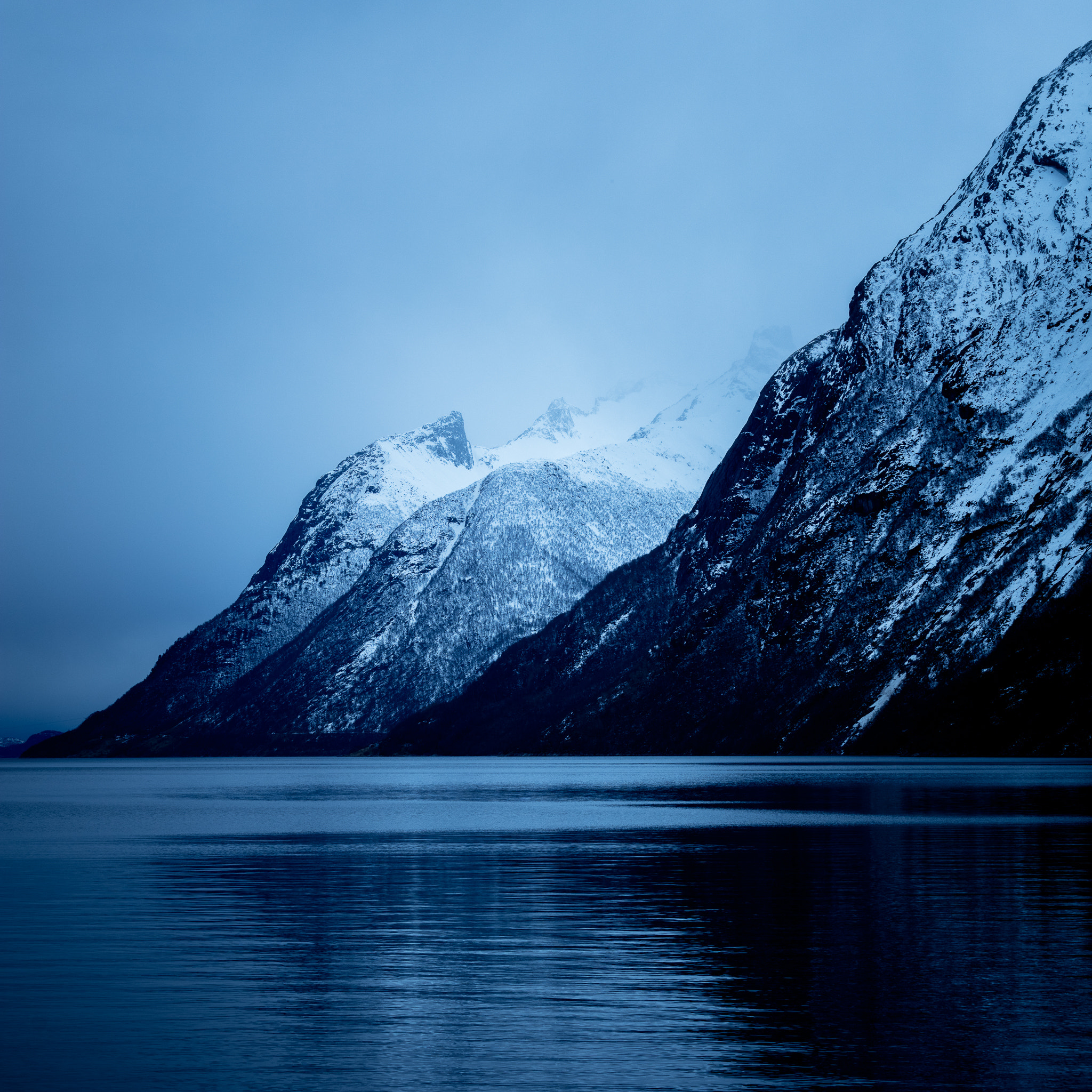 Canon EF 70-200mm F4L IS USM sample photo. Hjørundfjorden photography