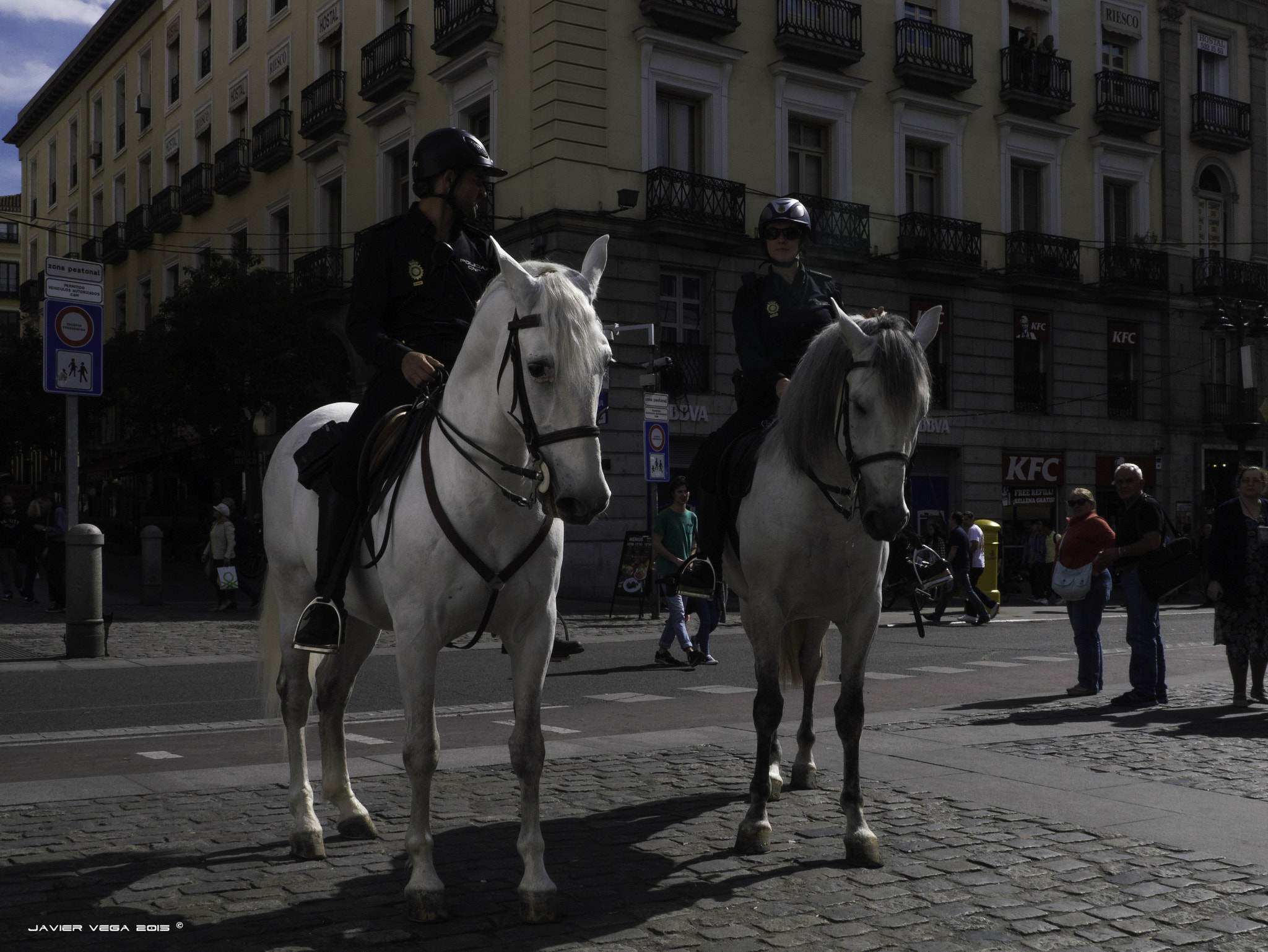 Panasonic Lumix DMC-GF6 sample photo. Policía montada de madrid. photography