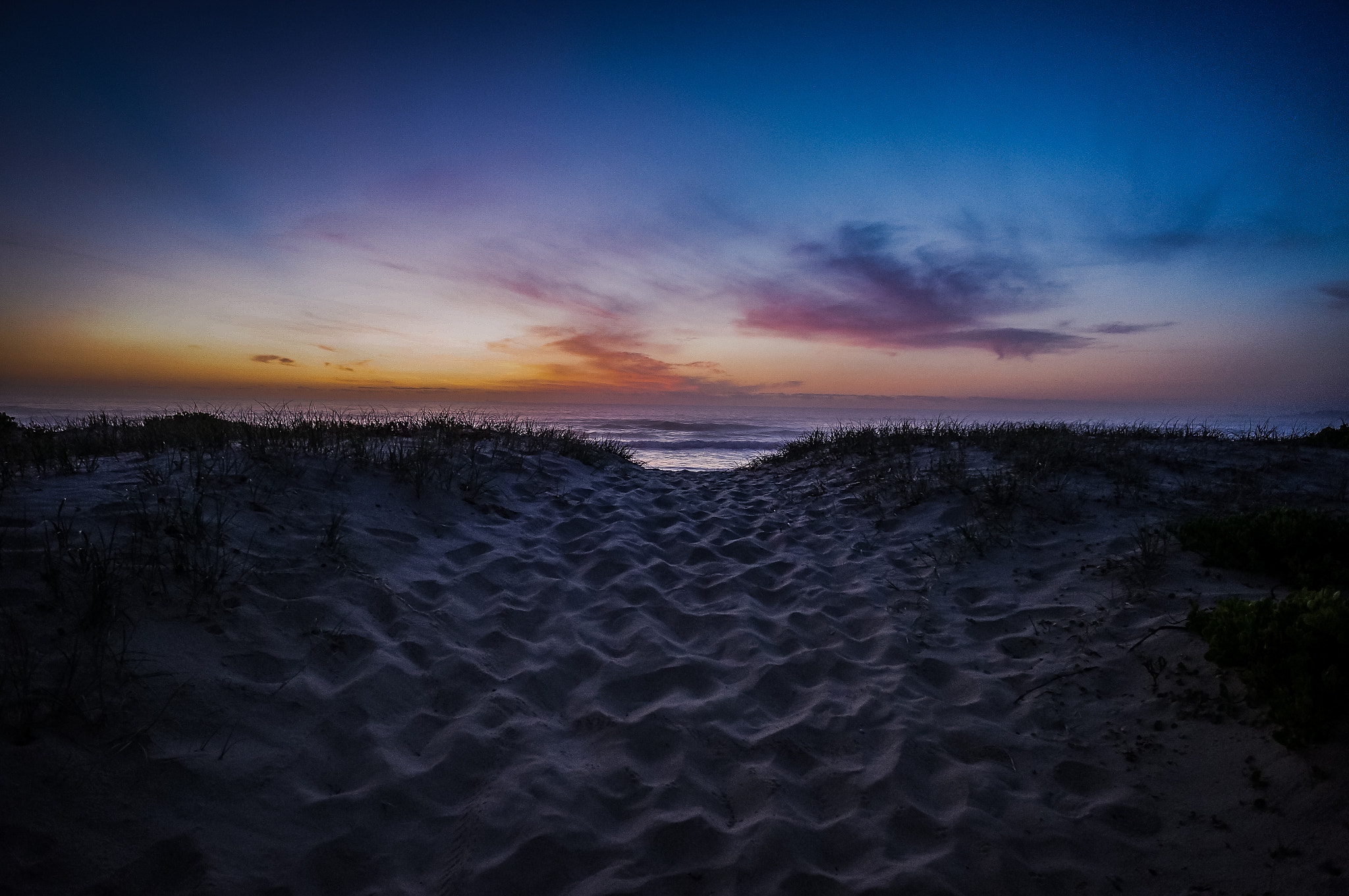 Sony Alpha NEX-5N + Sony E 16mm F2.8 sample photo. Pre-dawn sand dunes photography