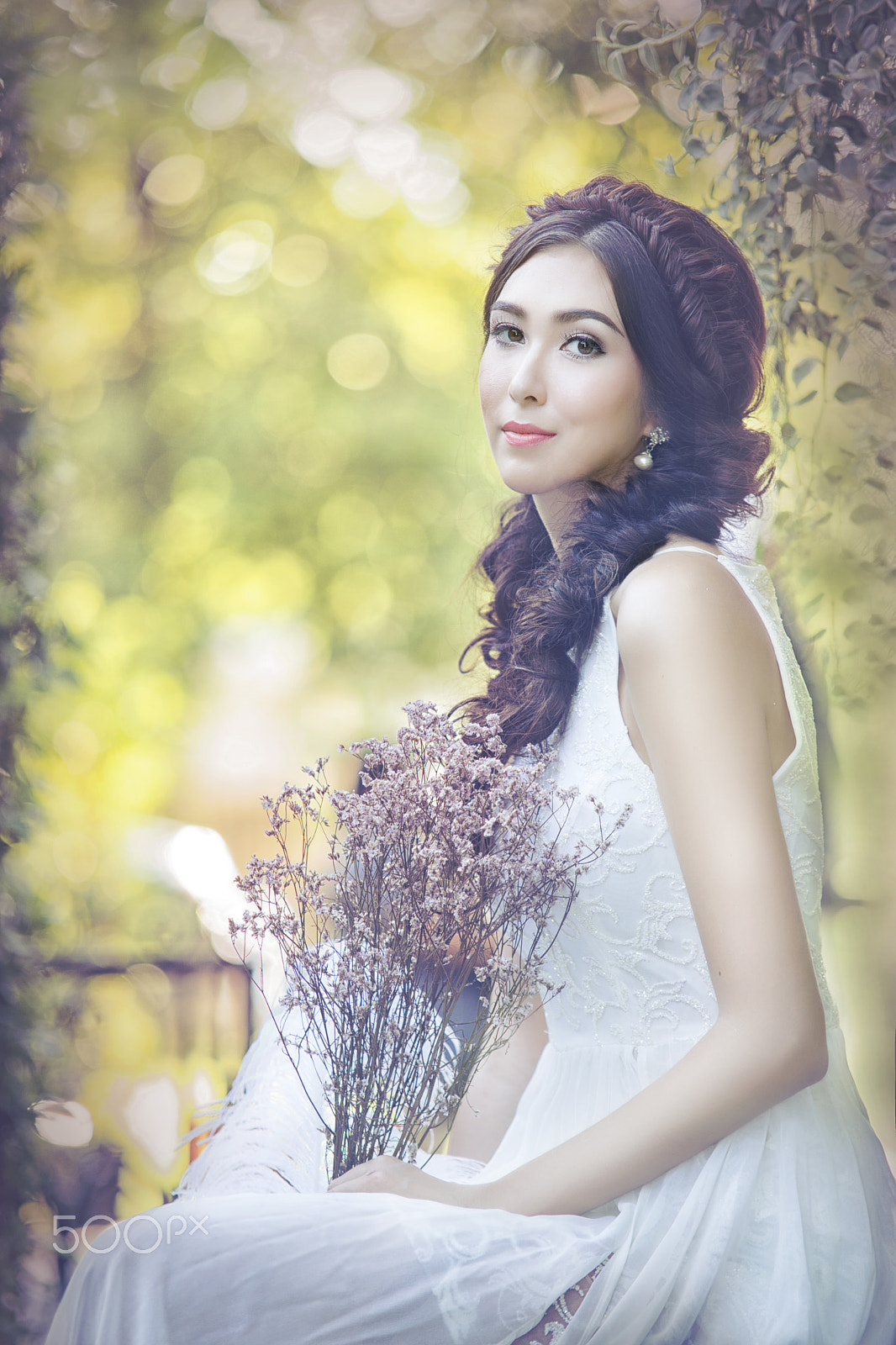 70-200mm F2.8 sample photo. Ellie:missthailanduniverse photography
