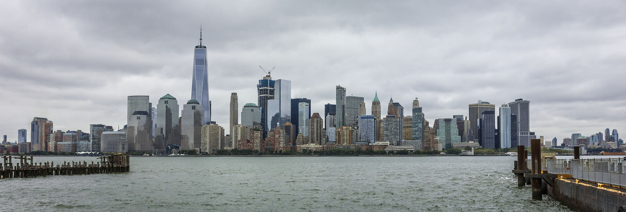 Canon EOS 600D (Rebel EOS T3i / EOS Kiss X5) + Canon EF-S 15-85mm F3.5-5.6 IS USM sample photo. Nyc skyline from liberty state park photography