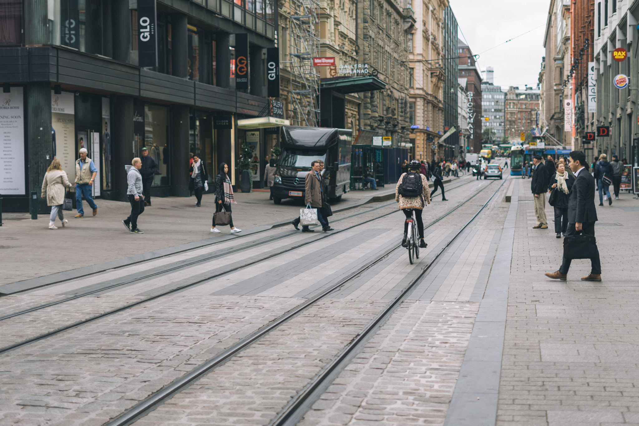 Sony a7R + Sony FE 50mm F1.8 sample photo. City life photography