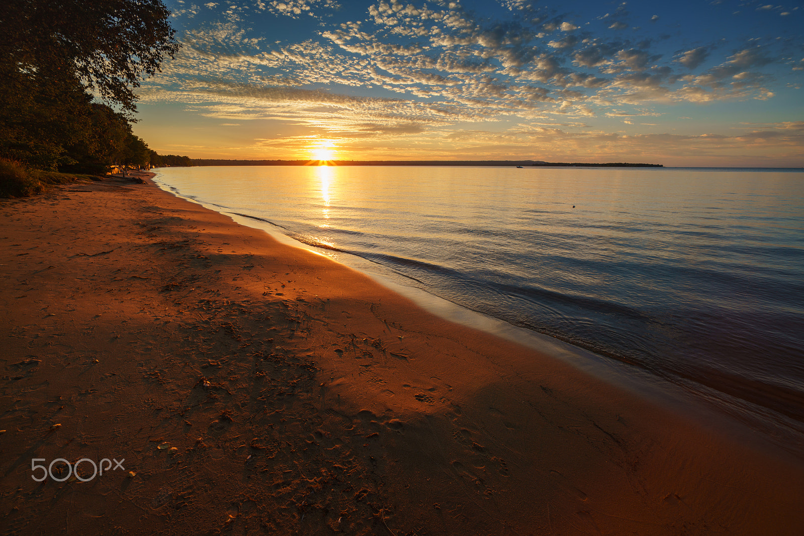 Sony a7R II + Voigtlander SUPER WIDE-HELIAR 15mm F4.5 III sample photo. White fish bay mich photography