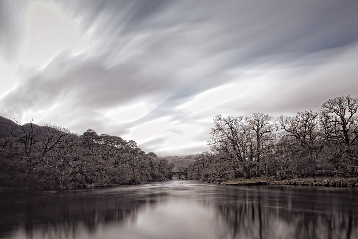Canon EOS 5DS + Canon TS-E 24mm f/3.5L sample photo. Old weir bridge mid winter photography