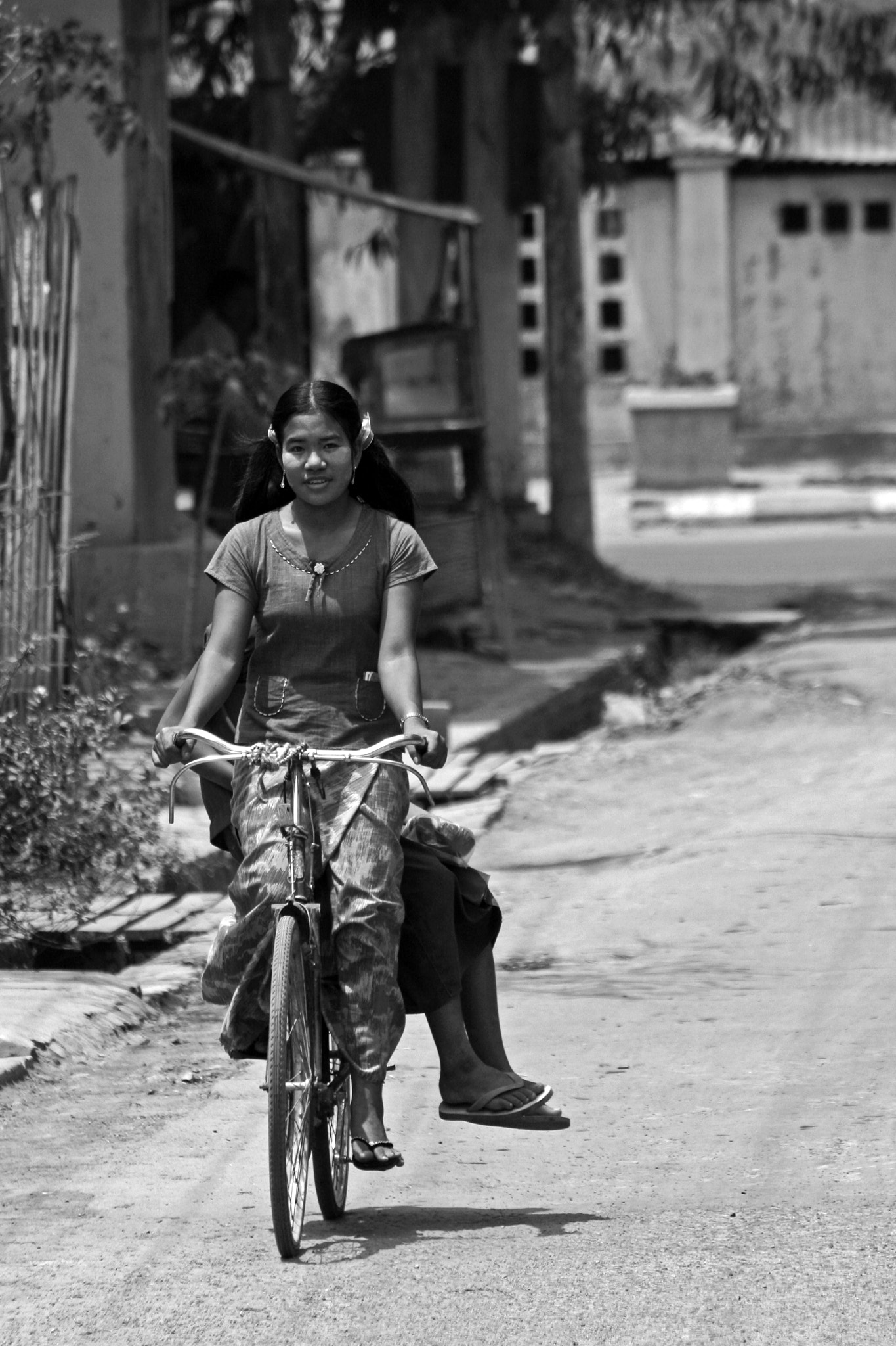 Canon EOS 400D (EOS Digital Rebel XTi / EOS Kiss Digital X) sample photo. Biking photography