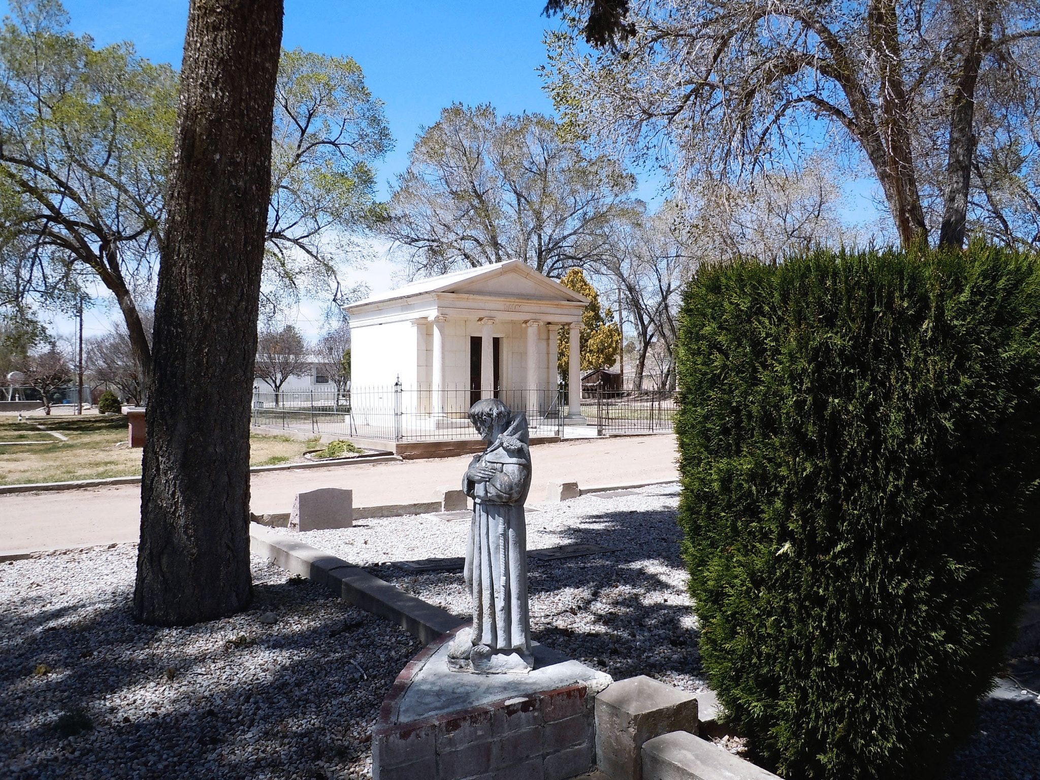 Nikon Coolpix S6000 sample photo. Santa fe new mexico cemetery photography