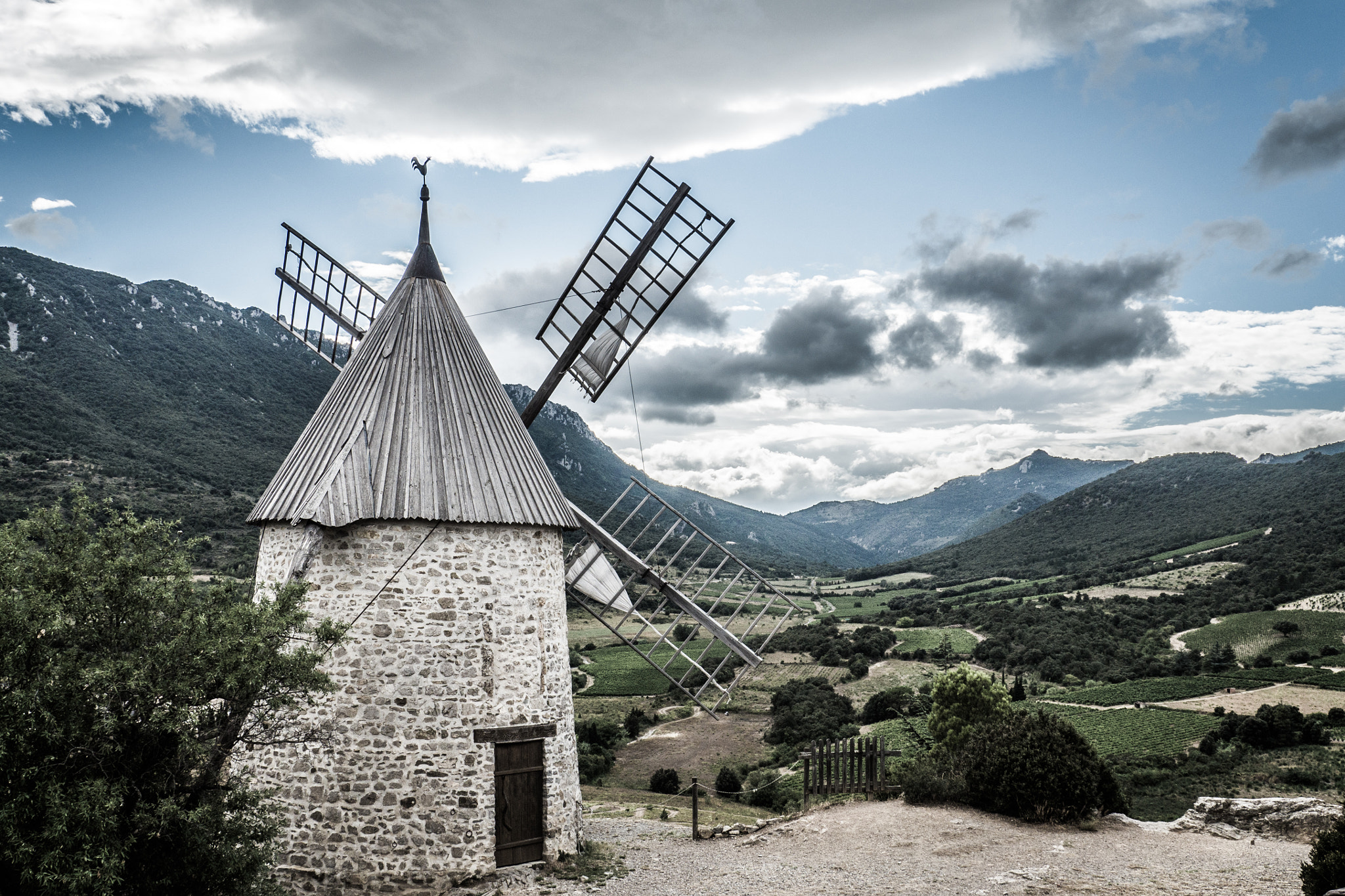 Panasonic Lumix DMC-GH3 sample photo. Moulin de cucugnan photography